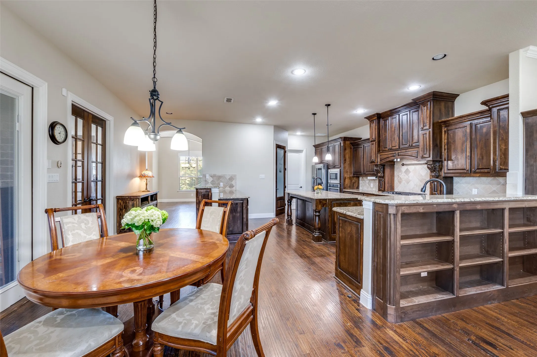 Single Family Residence For Sale in Denton County , 1450 Woodland Drive, Cross Roads, Texas 76227, 3 Bedroom, 3 Bathroom, 3 Garage spaces, 2,802 Sqft, built in 2014, mls#21178937, Real Estate Agent in Cross Roads, Homes For Sale in Denton county, Homes For Sale in Cross Roads, Realtor in Cross Roads Texas, Real Estate Brokerage Independent Realty Texas, Luminita Cordes Realtor