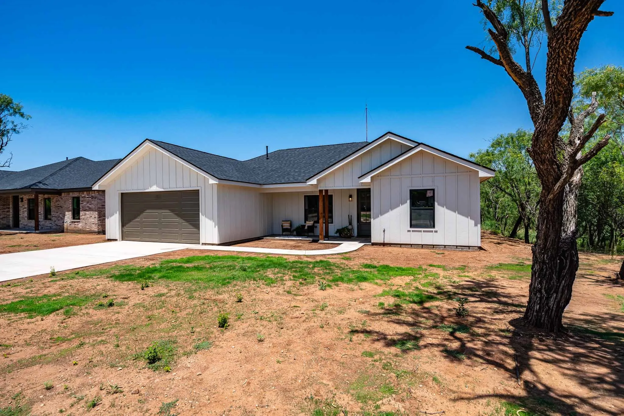 Single Family Residence For Sale in Jones County , 707 E Davenport, Stamford, Texas 79553, 3 Bedroom, 2 Bathroom, 2 Garage spaces, 1,633 Sqft, built in 2026, mls#21179647, Real Estate Agent in Stamford, Homes For Sale in Jones county, Homes For Sale in Stamford, Realtor in Stamford Texas, Real Estate Brokerage Independent Realty Texas, Luminita Cordes Realtor