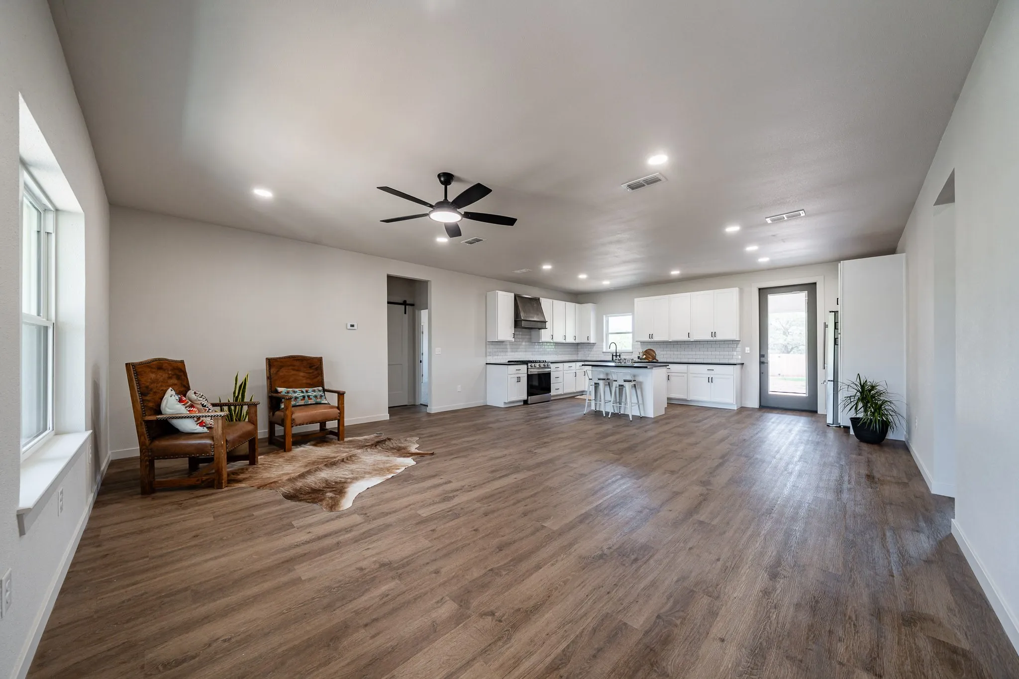 Single Family Residence For Sale in Jones County , 707 E Davenport, Stamford, Texas 79553, 3 Bedroom, 2 Bathroom, 2 Garage spaces, 1,633 Sqft, built in 2026, mls#21179647, Real Estate Agent in Stamford, Homes For Sale in Jones county, Homes For Sale in Stamford, Realtor in Stamford Texas, Real Estate Brokerage Independent Realty Texas, Luminita Cordes Realtor