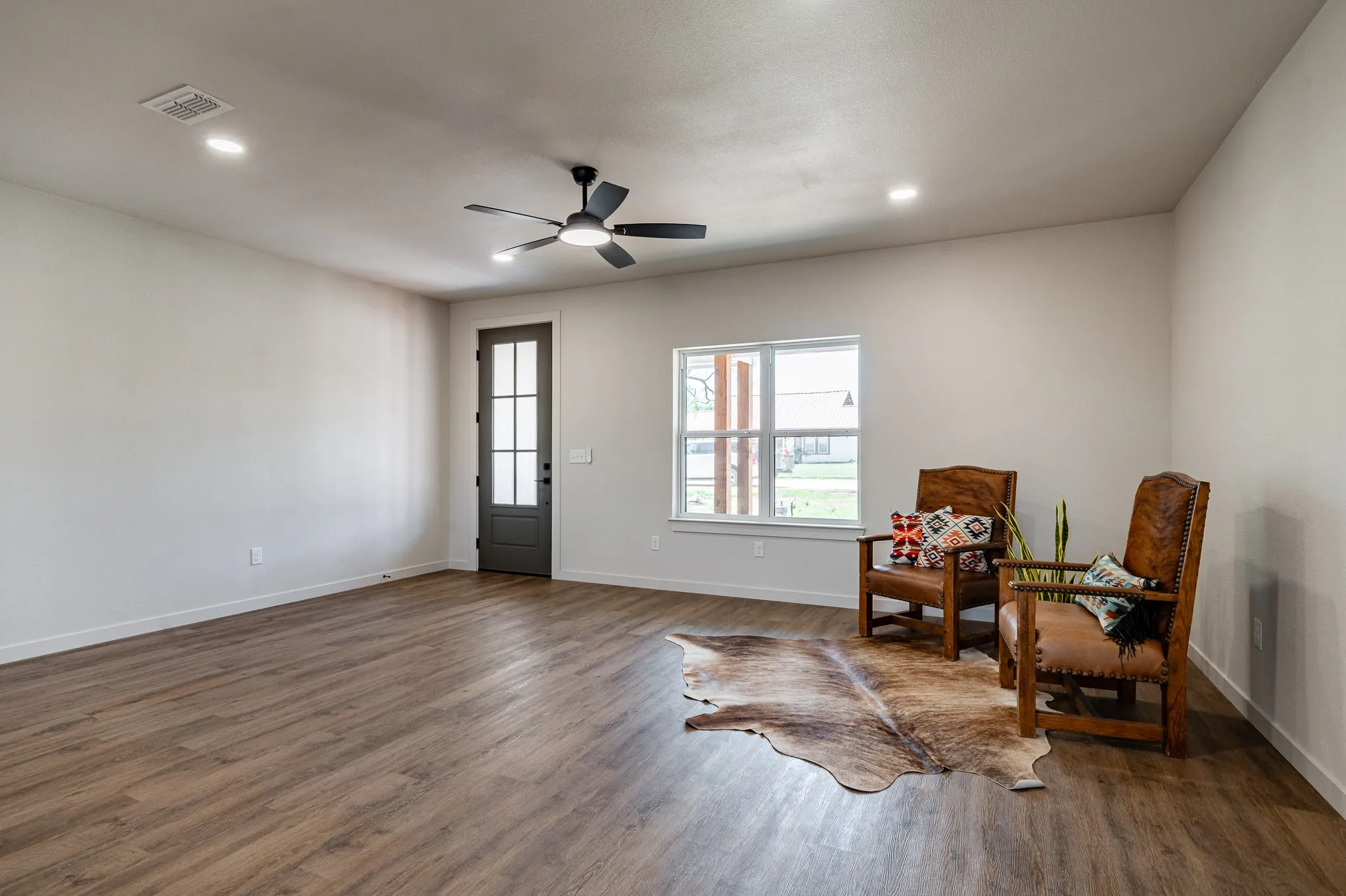 Single Family Residence For Sale in Jones County , 707 E Davenport, Stamford, Texas 79553, 3 Bedroom, 2 Bathroom, 2 Garage spaces, 1,633 Sqft, built in 2026, mls#21179647, Real Estate Agent in Stamford, Homes For Sale in Jones county, Homes For Sale in Stamford, Realtor in Stamford Texas, Real Estate Brokerage Independent Realty Texas, Luminita Cordes Realtor
