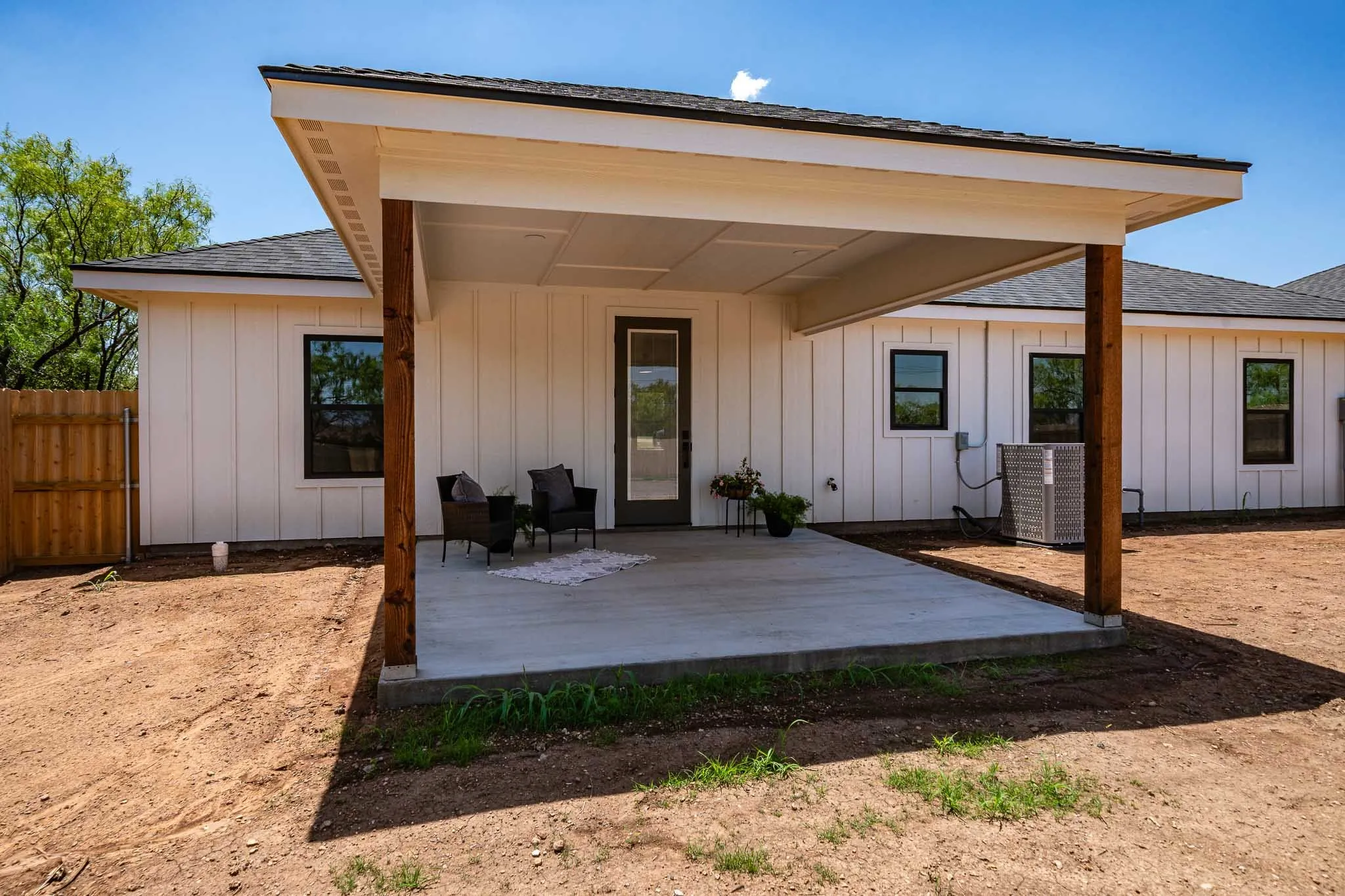 Single Family Residence For Sale in Jones County , 707 E Davenport, Stamford, Texas 79553, 3 Bedroom, 2 Bathroom, 2 Garage spaces, 1,633 Sqft, built in 2026, mls#21179647, Real Estate Agent in Stamford, Homes For Sale in Jones county, Homes For Sale in Stamford, Realtor in Stamford Texas, Real Estate Brokerage Independent Realty Texas, Luminita Cordes Realtor