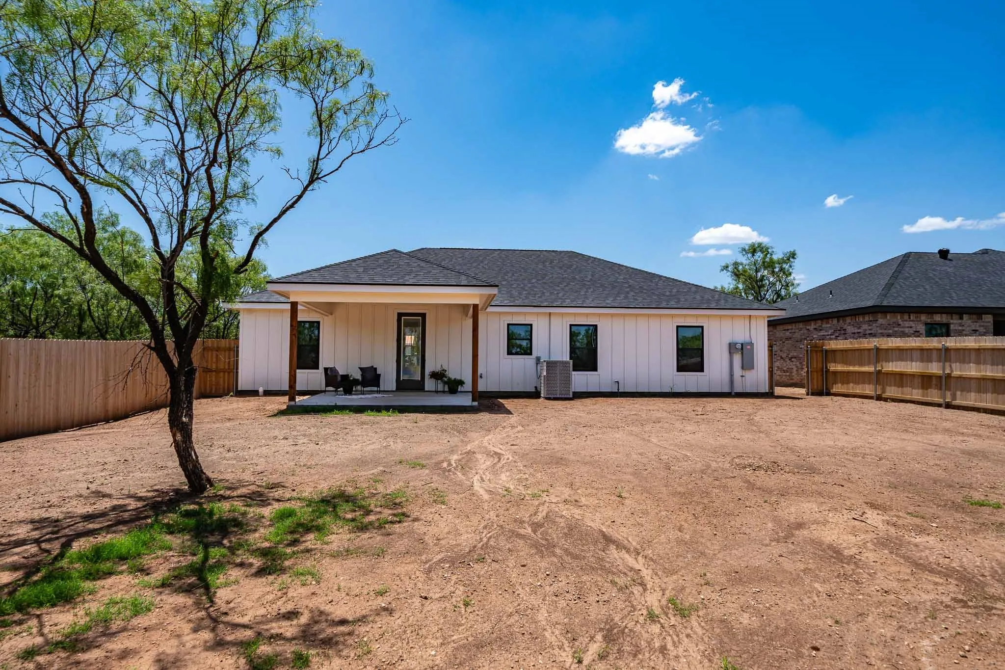 Single Family Residence For Sale in Jones County , 707 E Davenport, Stamford, Texas 79553, 3 Bedroom, 2 Bathroom, 2 Garage spaces, 1,633 Sqft, built in 2026, mls#21179647, Real Estate Agent in Stamford, Homes For Sale in Jones county, Homes For Sale in Stamford, Realtor in Stamford Texas, Real Estate Brokerage Independent Realty Texas, Luminita Cordes Realtor