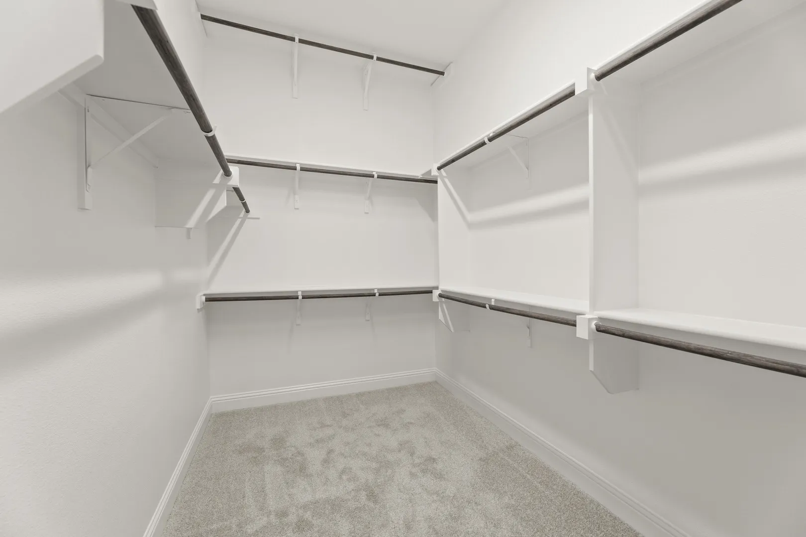 24. 8505 Watersway - Closet