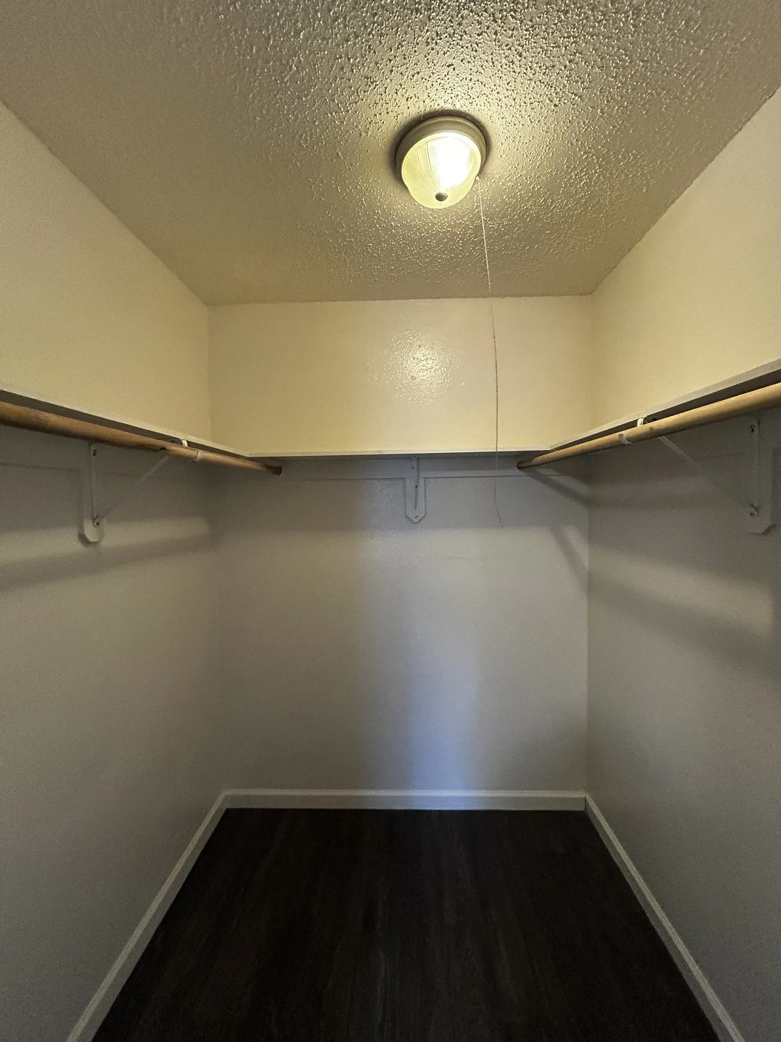 Condominium For Rent in Dallas County , 2200 E Trinity Mills Road 301, Carrollton, Texas 75006, 1 Bedroom, 1 Bathroom, Garage spaces, 639 Sqft, built in 1980, Preowned, mls#21179715, Real Estate Agent in Carrollton, Homes For Rent in Dallas county, Homes For Rent in Carrollton, Realtor in Carrollton Texas, Real Estate Brokerage Independent Realty Texas, Luminita Cordes Realtor