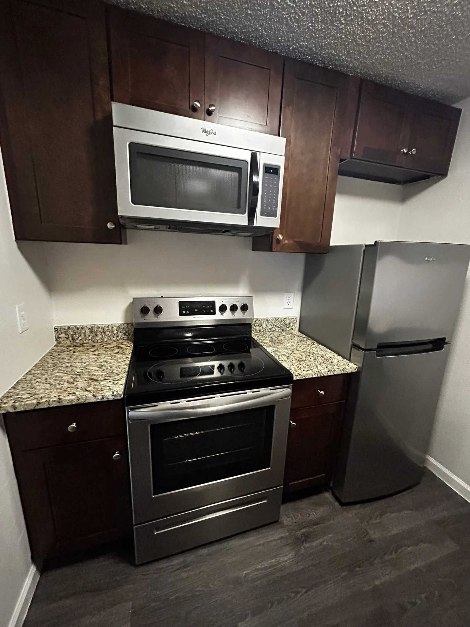 Condominium For Rent in Dallas County , 2200 E Trinity Mills Road 301, Carrollton, Texas 75006, 1 Bedroom, 1 Bathroom, Garage spaces, 639 Sqft, built in 1980, Preowned, mls#21179715, Real Estate Agent in Carrollton, Homes For Rent in Dallas county, Homes For Rent in Carrollton, Realtor in Carrollton Texas, Real Estate Brokerage Independent Realty Texas, Luminita Cordes Realtor