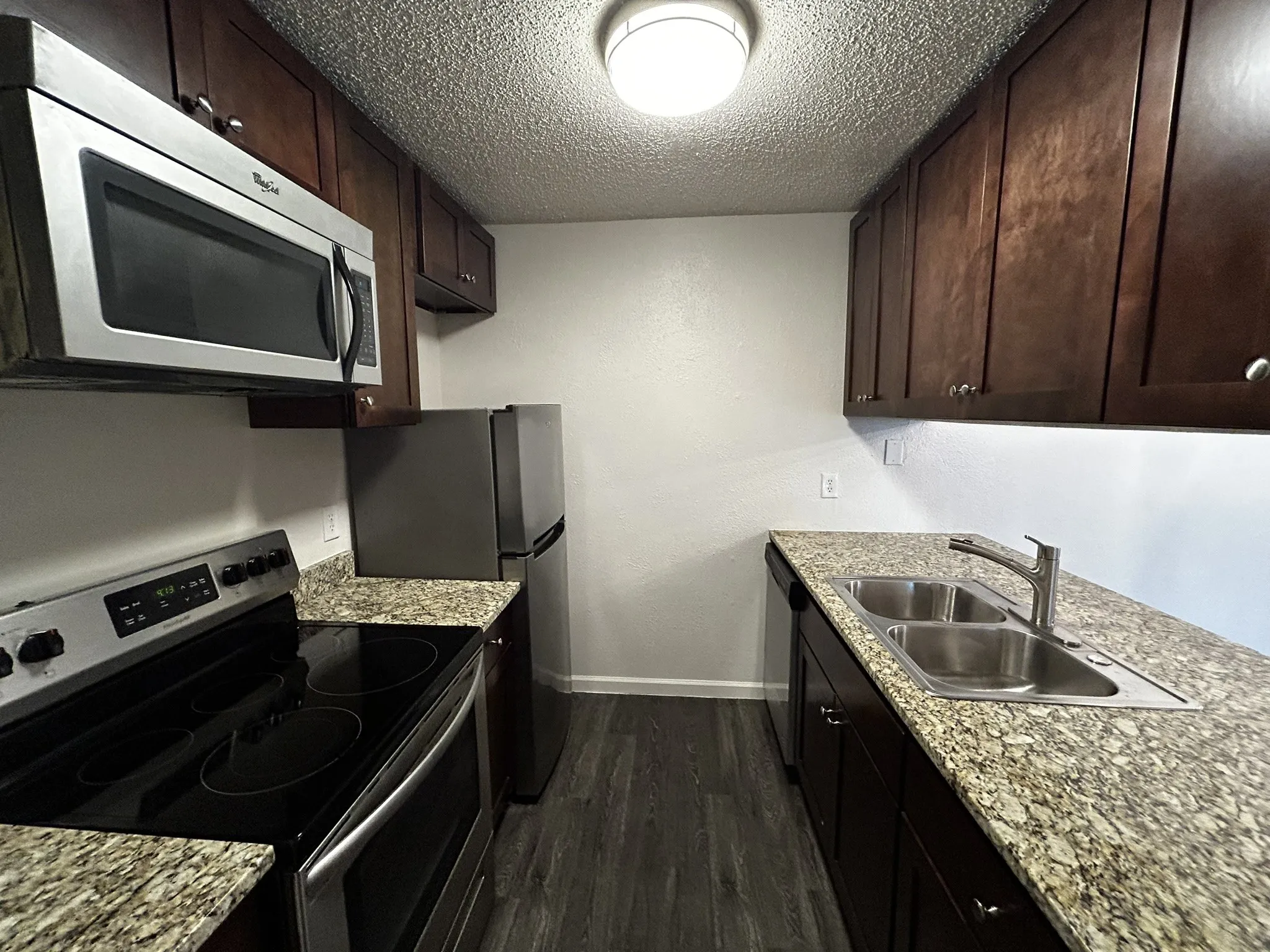 Condominium For Rent in Dallas County , 2200 E Trinity Mills Road 301, Carrollton, Texas 75006, 1 Bedroom, 1 Bathroom, Garage spaces, 639 Sqft, built in 1980, Preowned, mls#21179715, Real Estate Agent in Carrollton, Homes For Rent in Dallas county, Homes For Rent in Carrollton, Realtor in Carrollton Texas, Real Estate Brokerage Independent Realty Texas, Luminita Cordes Realtor