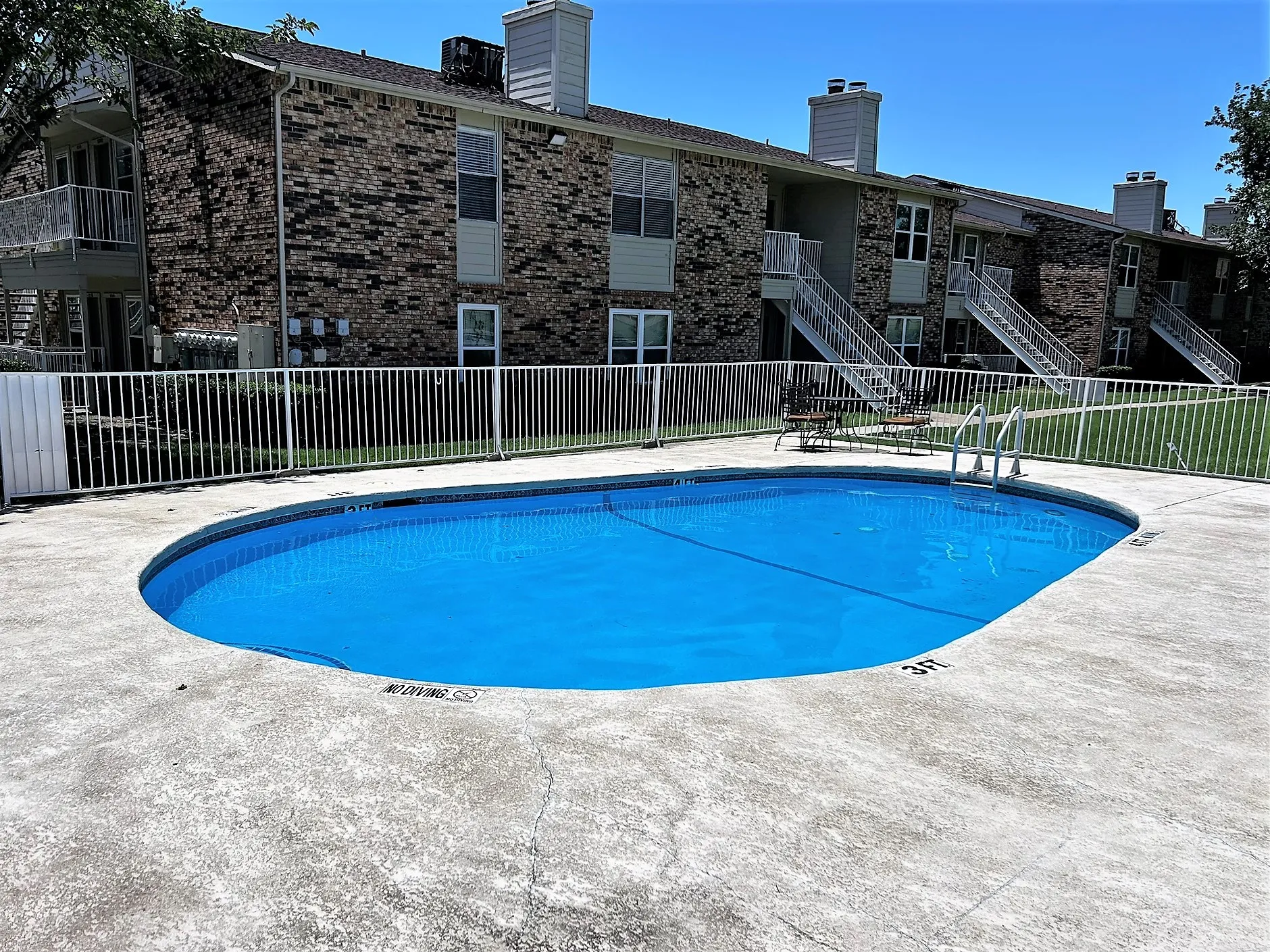 Condominium For Rent in Dallas County , 2200 E Trinity Mills Road 301, Carrollton, Texas 75006, 1 Bedroom, 1 Bathroom, Garage spaces, 639 Sqft, built in 1980, Preowned, mls#21179715, Real Estate Agent in Carrollton, Homes For Rent in Dallas county, Homes For Rent in Carrollton, Realtor in Carrollton Texas, Real Estate Brokerage Independent Realty Texas, Luminita Cordes Realtor