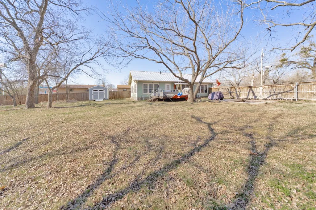 Single Family Residence For Sale in Montague County , 701 N Mason Street, Bowie, Texas 76230, 3 Bedroom, 2 Bathroom, Garage spaces, 1,593 Sqft, built in 0, Preowned, Price $279,900, mls#21178418, Real Estate Agent in Bowie, Homes For Sale in Montague county, Homes For Sale in Bowie, Realtor in Bowie Texas, Real Estate Brokerage Independent Realty Texas, Luminita Cordes Realtor