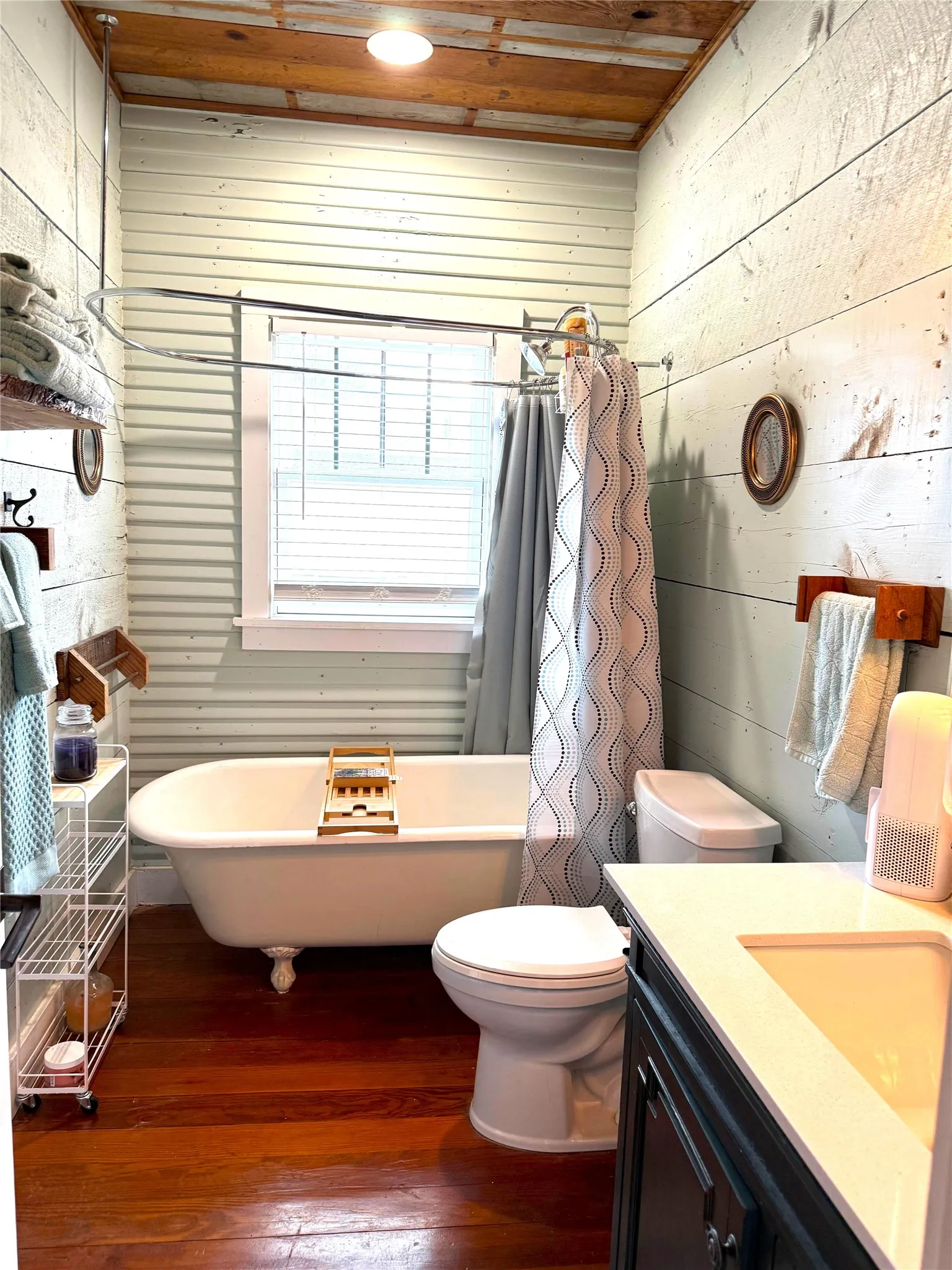 Single Family Residence For Sale in Montague County , 701 N Mason Street, Bowie, Texas 76230, 3 Bedroom, 2 Bathroom, Garage spaces, 1,593 Sqft, built in 0, Preowned, Price $279,900, mls#21178418, Real Estate Agent in Bowie, Homes For Sale in Montague county, Homes For Sale in Bowie, Realtor in Bowie Texas, Real Estate Brokerage Independent Realty Texas, Luminita Cordes Realtor