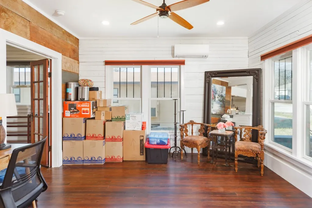 Potential office, additional living space, etc.