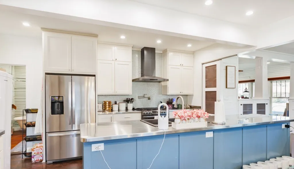 Single Family Residence For Sale in Montague County , 701 N Mason Street, Bowie, Texas 76230, 3 Bedroom, 2 Bathroom, Garage spaces, 1,593 Sqft, built in 0, Preowned, Price $279,900, mls#21178418, Real Estate Agent in Bowie, Homes For Sale in Montague county, Homes For Sale in Bowie, Realtor in Bowie Texas, Real Estate Brokerage Independent Realty Texas, Luminita Cordes Realtor