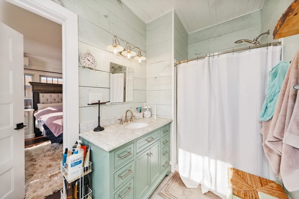 ensuite bathroom