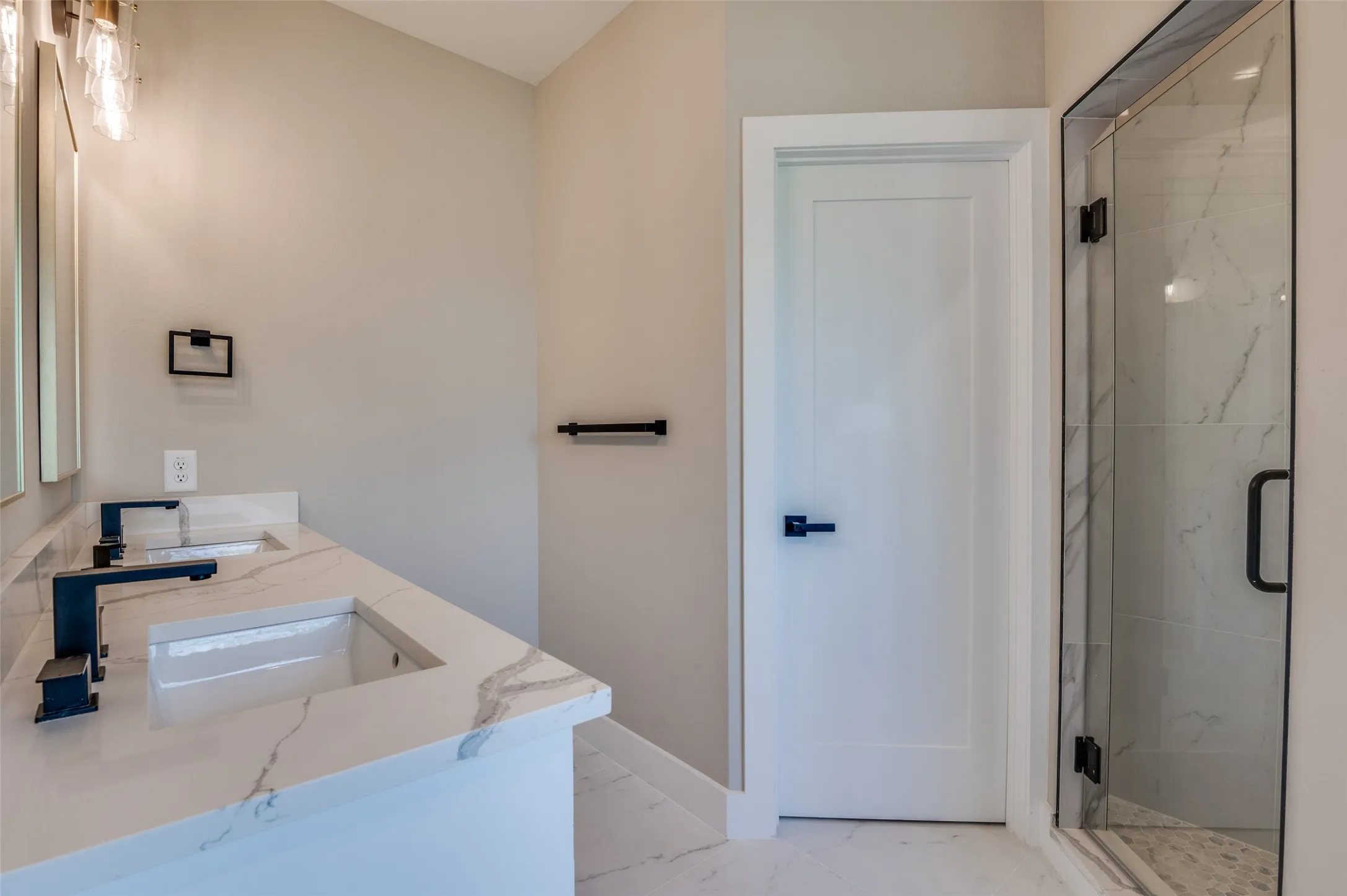 Double sinks and lots of storage