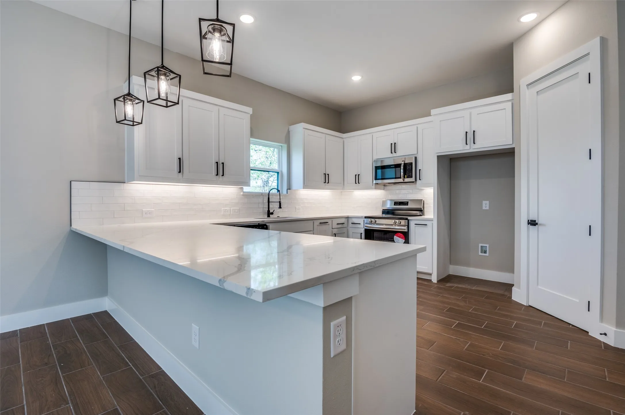 Quartz counters and large kitchen