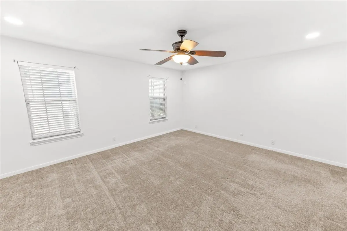 Condominium For Sale in Mc Lennan County , 5224 Lake Shore, Waco, Texas 76710, 2 Bedroom, 2 Bathroom, Garage spaces, 1,873 Sqft, built in 1969, mls#21178590, Real Estate Agent in Waco, Homes For Sale in Mc Lennan county, Homes For Sale in Waco, Realtor in Waco Texas, Real Estate Brokerage Independent Realty Texas, Luminita Cordes Realtor