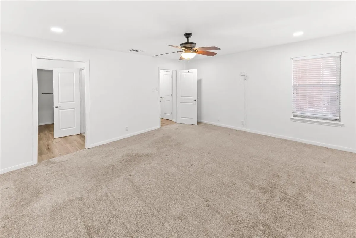 Condominium For Sale in Mc Lennan County , 5224 Lake Shore, Waco, Texas 76710, 2 Bedroom, 2 Bathroom, Garage spaces, 1,873 Sqft, built in 1969, mls#21178590, Real Estate Agent in Waco, Homes For Sale in Mc Lennan county, Homes For Sale in Waco, Realtor in Waco Texas, Real Estate Brokerage Independent Realty Texas, Luminita Cordes Realtor