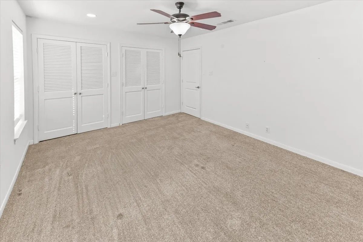 Condominium For Sale in Mc Lennan County , 5224 Lake Shore, Waco, Texas 76710, 2 Bedroom, 2 Bathroom, Garage spaces, 1,873 Sqft, built in 1969, mls#21178590, Real Estate Agent in Waco, Homes For Sale in Mc Lennan county, Homes For Sale in Waco, Realtor in Waco Texas, Real Estate Brokerage Independent Realty Texas, Luminita Cordes Realtor