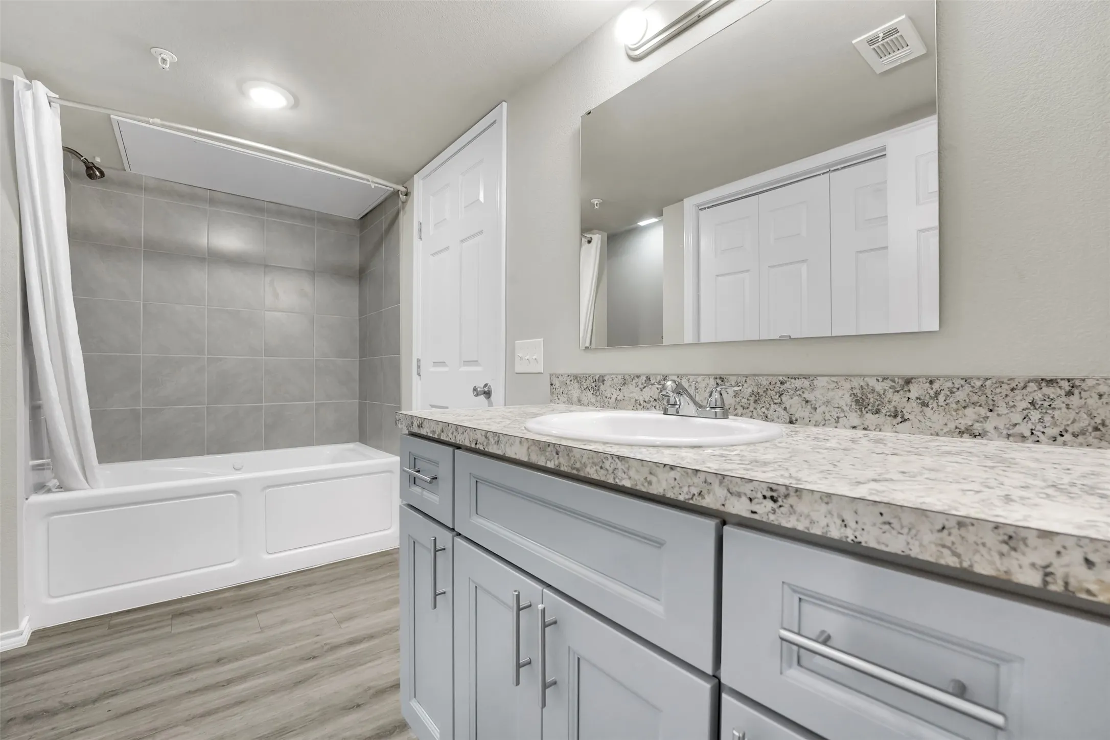 Condominium For Sale in Dallas County , 6108 Abrams Road 201, Dallas, Texas 75231, 2 Bedrooms, 1 Bathroom, Garage spaces, 801 Sqft, built in 2021, Preowned, Price $145,000, mls#21179930, Real Estate Agent in Dallas, Homes For Sale in Dallas county, Homes For Sale in Dallas, Realtor in Dallas Texas, Real Estate Brokerage Independent Realty Texas, Luminita Cordes Realtor