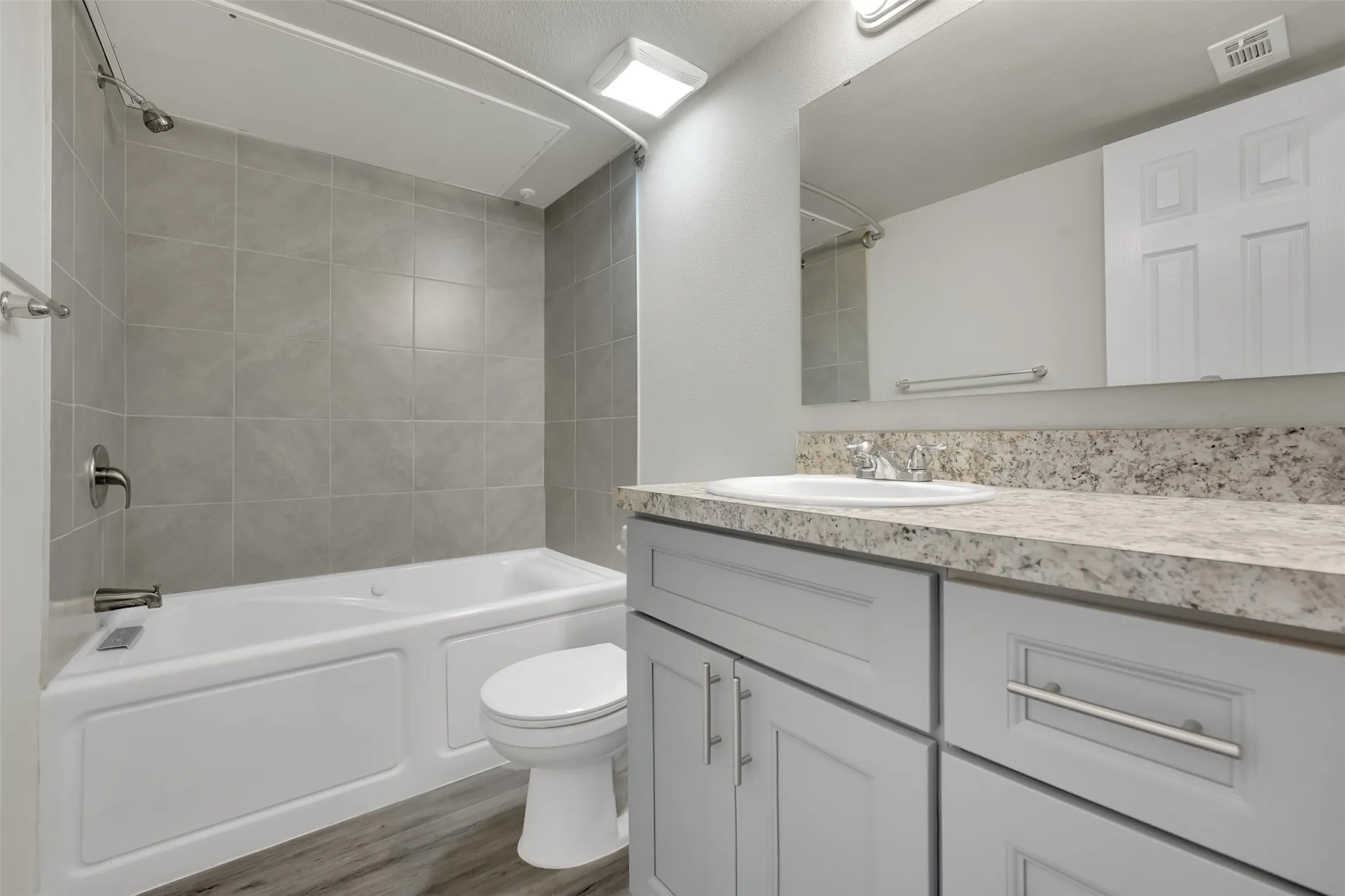 Condominium For Sale in Dallas County , 6108 Abrams Road 211, Dallas, Texas 75231, 2 Bedrooms, 1 Bathroom, Garage spaces, 702 Sqft, built in 2021, Preowned, Price $145,000, mls#21179997, Real Estate Agent in Dallas, Homes For Sale in Dallas county, Homes For Sale in Dallas, Realtor in Dallas Texas, Real Estate Brokerage Independent Realty Texas, Luminita Cordes Realtor