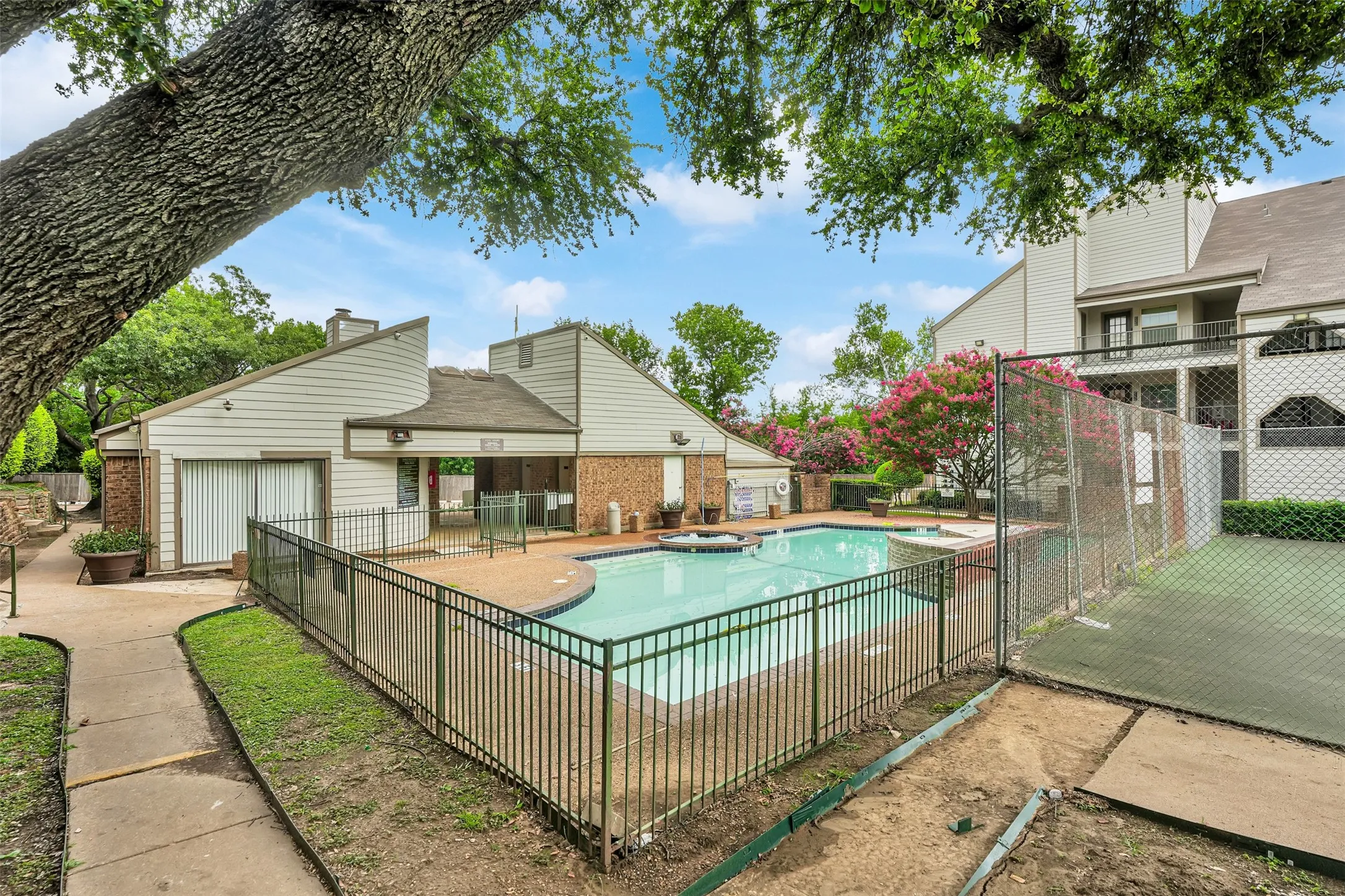 Condominium For Sale in Dallas County , 6108 Abrams Road 211, Dallas, Texas 75231, 2 Bedrooms, 1 Bathroom, Garage spaces, 702 Sqft, built in 2021, Preowned, Price $145,000, mls#21179997, Real Estate Agent in Dallas, Homes For Sale in Dallas county, Homes For Sale in Dallas, Realtor in Dallas Texas, Real Estate Brokerage Independent Realty Texas, Luminita Cordes Realtor