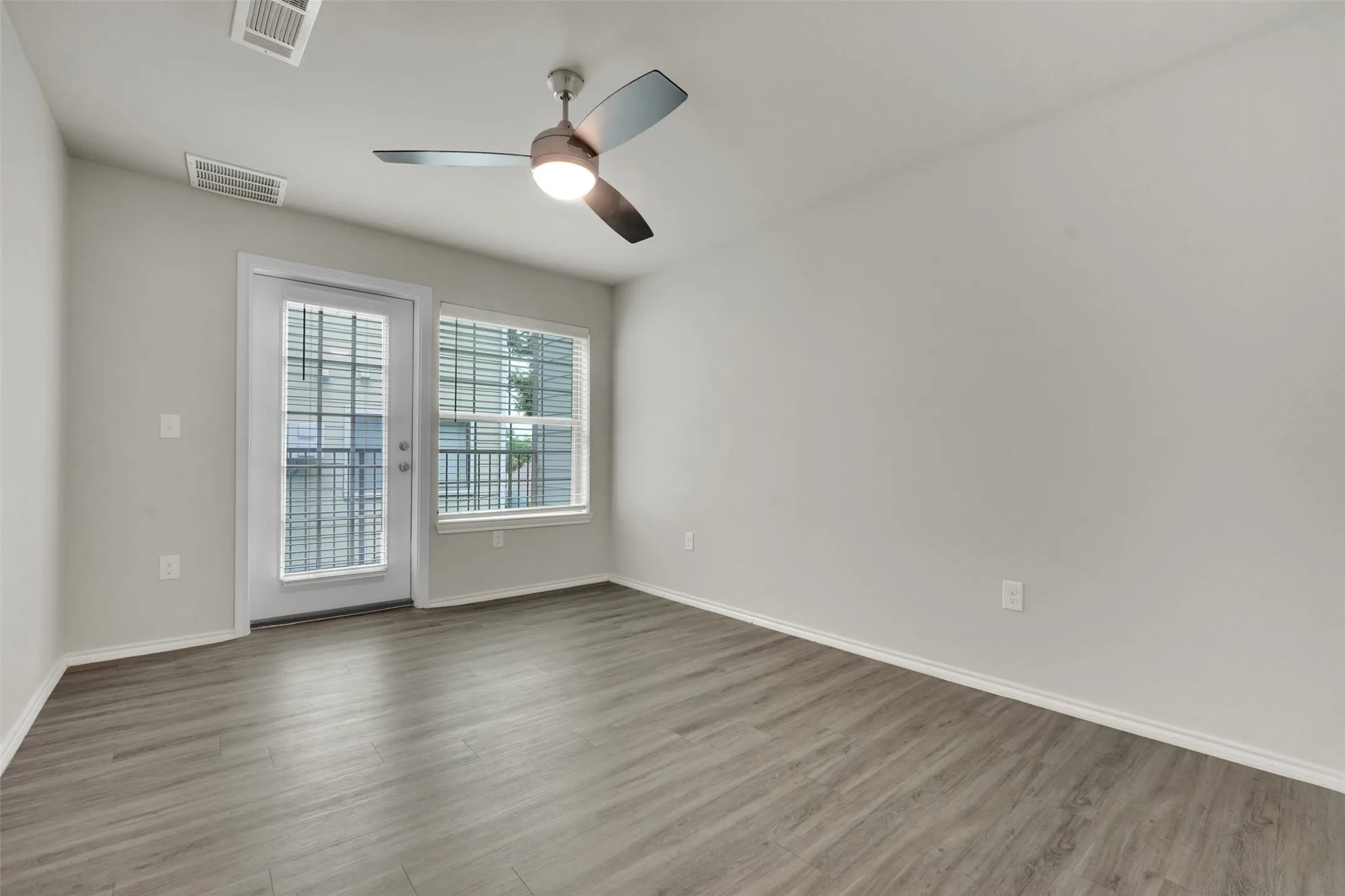 Bedroom with Balcony