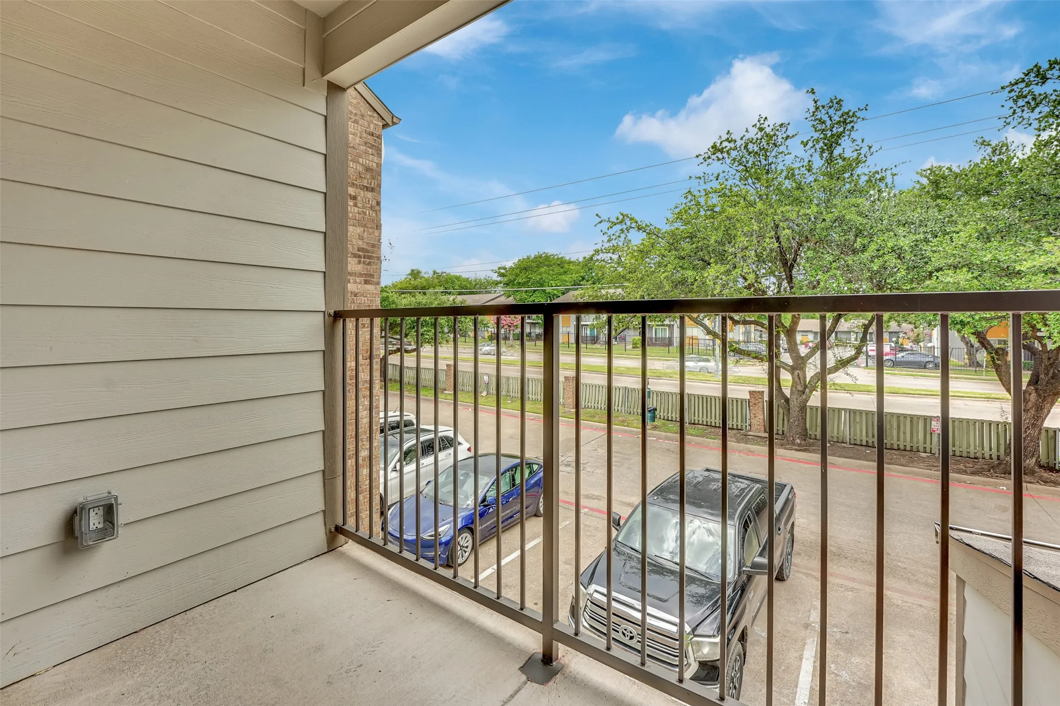 Condominium For Sale in Dallas County , 6108 Abrams Road 211, Dallas, Texas 75231, 2 Bedrooms, 1 Bathroom, Garage spaces, 702 Sqft, built in 2021, Preowned, Price $145,000, mls#21179997, Real Estate Agent in Dallas, Homes For Sale in Dallas county, Homes For Sale in Dallas, Realtor in Dallas Texas, Real Estate Brokerage Independent Realty Texas, Luminita Cordes Realtor
