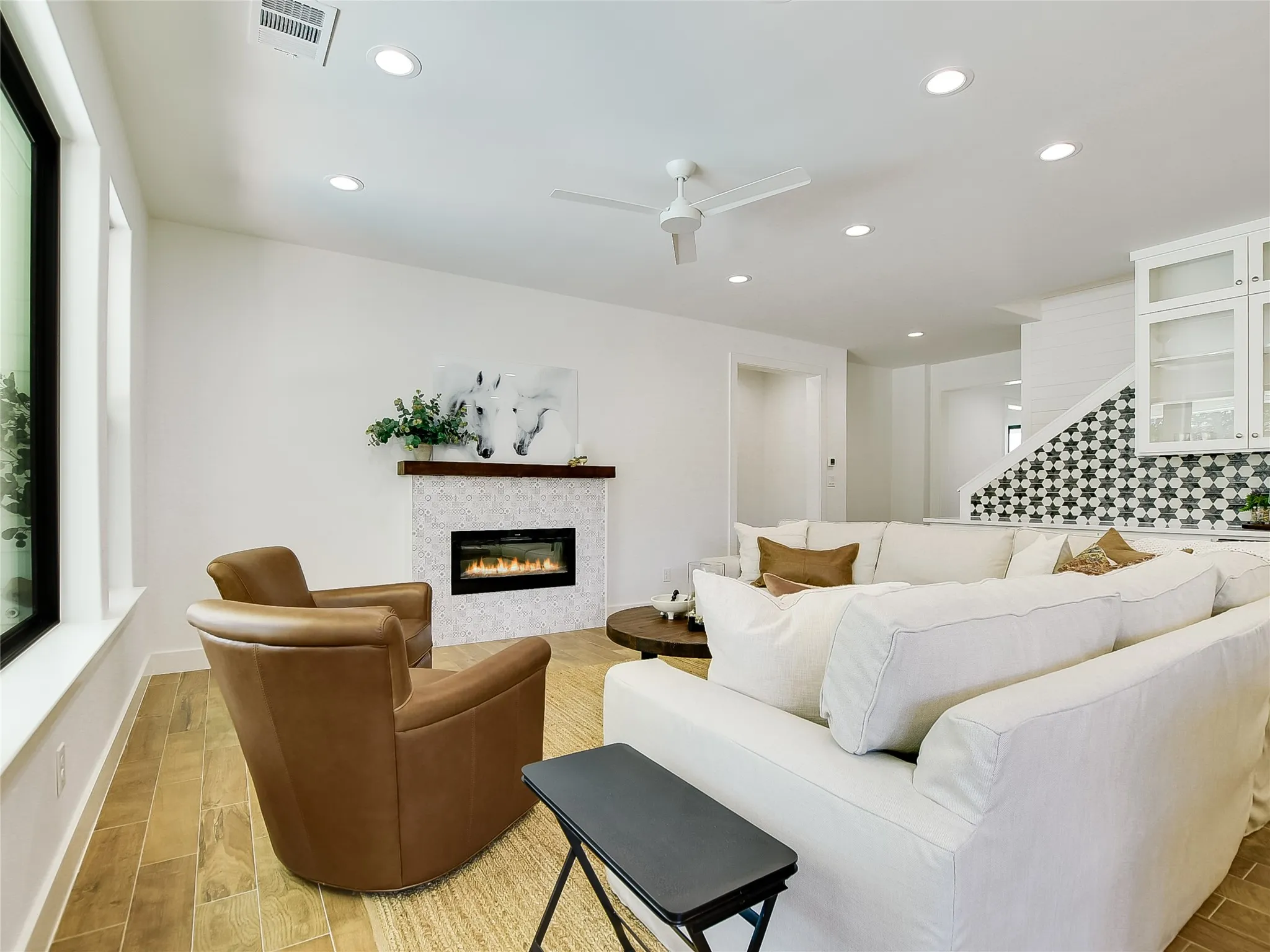 Single Family Residence For Sale in Llano County , 2403 Cherry Lane, Kingsland, Texas 78639, 4 Bedrooms, 4 Bathrooms, 2 Garage spaces, 2,932 Sqft, built in 2022, New Construction - Complete, Price $995,000, mls#21163525, Real Estate Agent in Kingsland, Homes For Sale in Llano county, Homes For Sale in Kingsland, Realtor in Kingsland Texas, Real Estate Brokerage Independent Realty Texas, Luminita Cordes Realtor