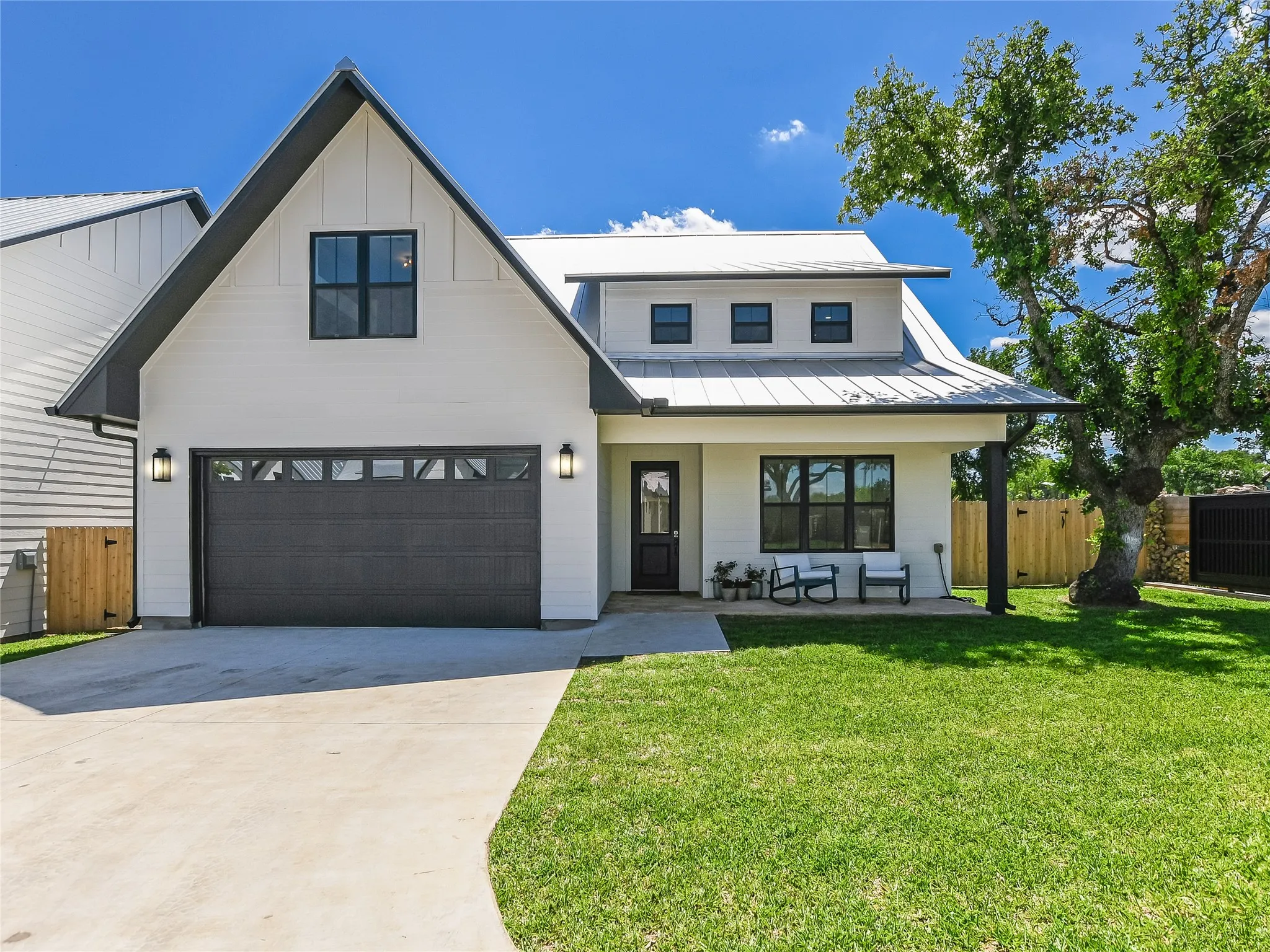 Single Family Residence For Sale in Llano County , 2403 Cherry Lane, Kingsland, Texas 78639, 4 Bedrooms, 4 Bathrooms, 2 Garage spaces, 2,932 Sqft, built in 2022, New Construction - Complete, Price $995,000, mls#21163525, Real Estate Agent in Kingsland, Homes For Sale in Llano county, Homes For Sale in Kingsland, Realtor in Kingsland Texas, Real Estate Brokerage Independent Realty Texas, Luminita Cordes Realtor