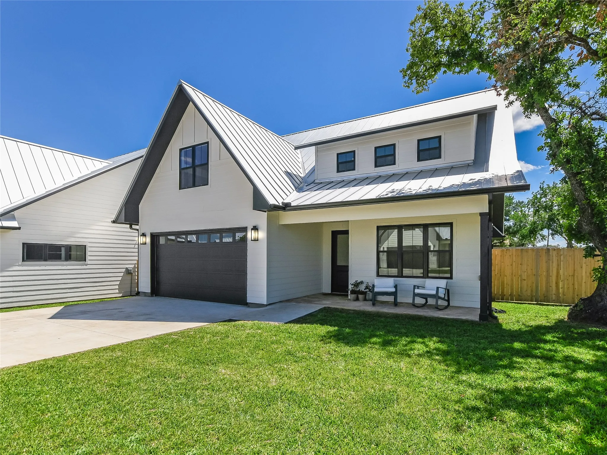 Single Family Residence For Sale in Llano County , 2403 Cherry Lane, Kingsland, Texas 78639, 4 Bedrooms, 4 Bathrooms, 2 Garage spaces, 2,932 Sqft, built in 2022, New Construction - Complete, Price $995,000, mls#21163525, Real Estate Agent in Kingsland, Homes For Sale in Llano county, Homes For Sale in Kingsland, Realtor in Kingsland Texas, Real Estate Brokerage Independent Realty Texas, Luminita Cordes Realtor