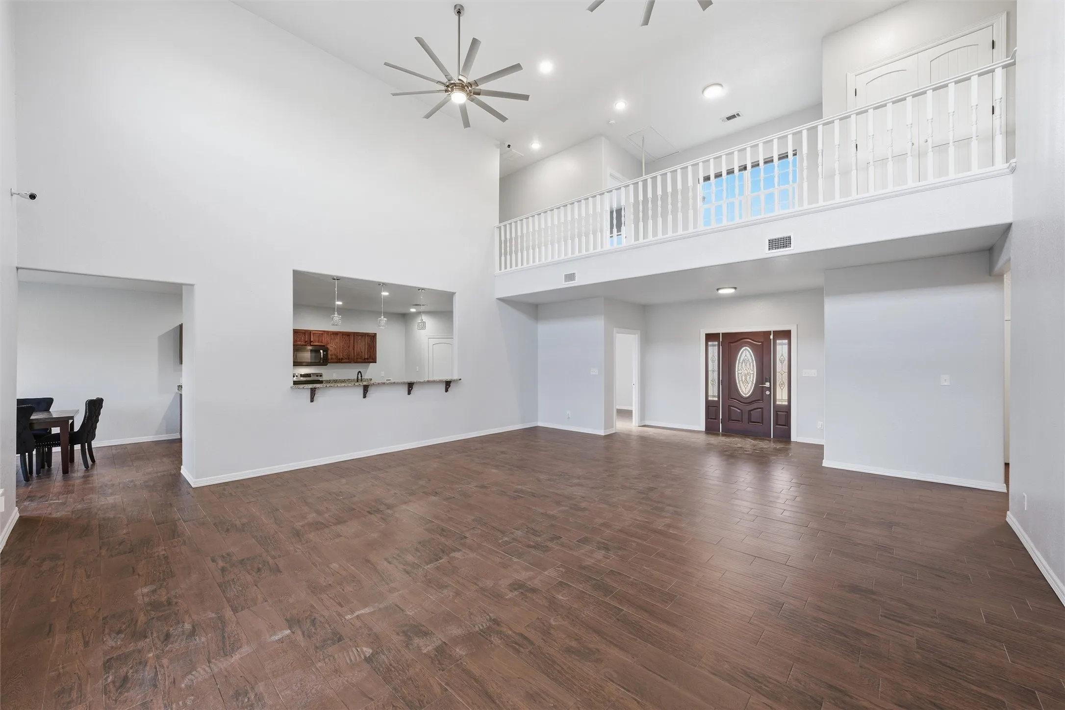 Single Family Residence For Sale in Mc Lennan County , 1205 Avenue B, Lacy Lakeview, Texas 76705, 5 Bedroom, 4 Bathroom, 2 Garage spaces, 4,023 Sqft, built in 2018, mls#21176765, Real Estate Agent in Lacy Lakeview, Homes For Sale in Mc Lennan county, Homes For Sale in Lacy Lakeview, Realtor in Lacy Lakeview Texas, Real Estate Brokerage Independent Realty Texas, Luminita Cordes Realtor