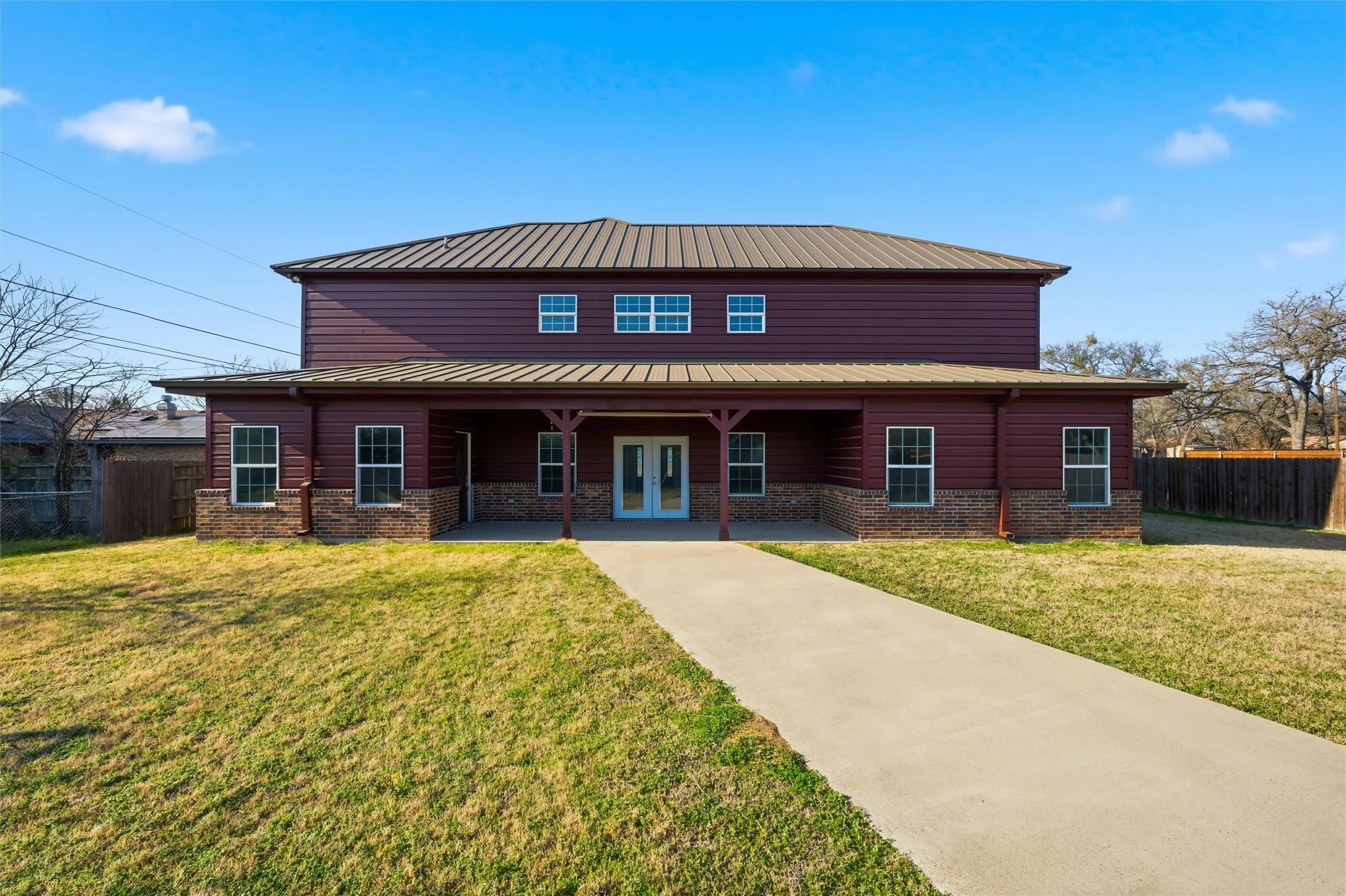 Single Family Residence For Sale in Mc Lennan County , 1205 Avenue B, Lacy Lakeview, Texas 76705, 5 Bedroom, 4 Bathroom, 2 Garage spaces, 4,023 Sqft, built in 2018, mls#21176765, Real Estate Agent in Lacy Lakeview, Homes For Sale in Mc Lennan county, Homes For Sale in Lacy Lakeview, Realtor in Lacy Lakeview Texas, Real Estate Brokerage Independent Realty Texas, Luminita Cordes Realtor