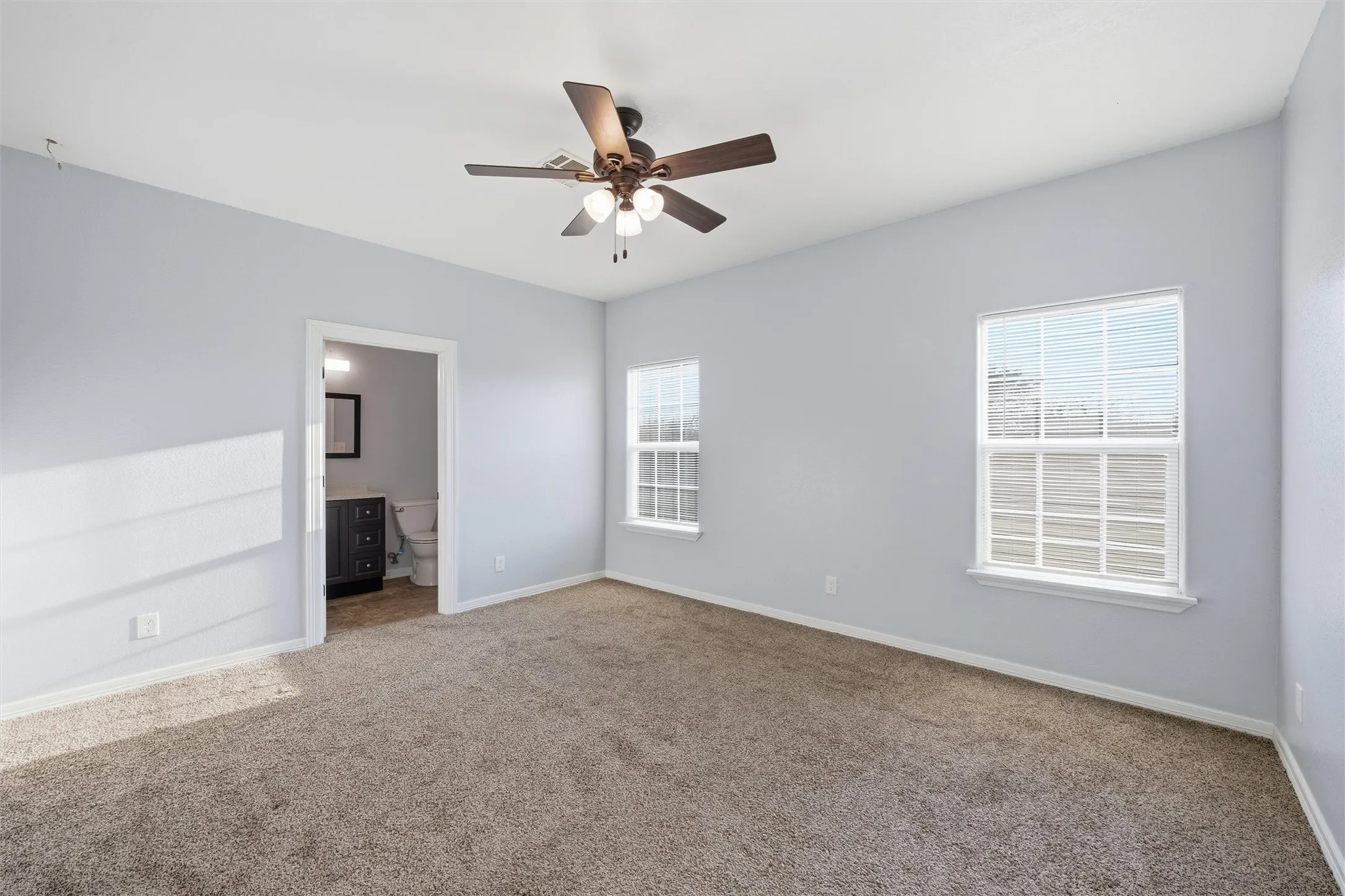 Single Family Residence For Sale in Mc Lennan County , 1205 Avenue B, Lacy Lakeview, Texas 76705, 5 Bedroom, 4 Bathroom, 2 Garage spaces, 4,023 Sqft, built in 2018, mls#21176765, Real Estate Agent in Lacy Lakeview, Homes For Sale in Mc Lennan county, Homes For Sale in Lacy Lakeview, Realtor in Lacy Lakeview Texas, Real Estate Brokerage Independent Realty Texas, Luminita Cordes Realtor