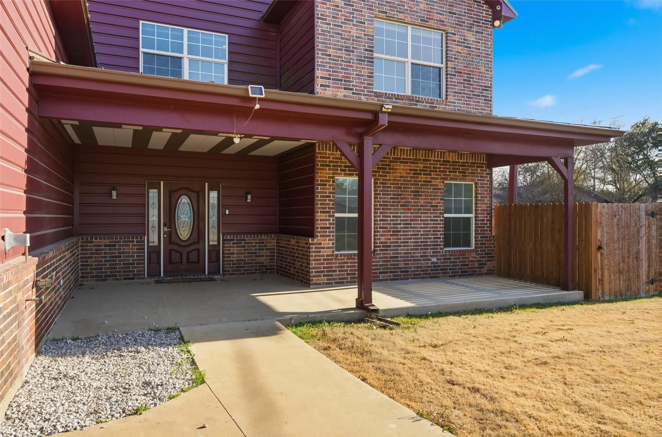 Single Family Residence For Sale in Mc Lennan County , 1205 Avenue B, Lacy Lakeview, Texas 76705, 5 Bedroom, 4 Bathroom, 2 Garage spaces, 4,023 Sqft, built in 2018, mls#21176765, Real Estate Agent in Lacy Lakeview, Homes For Sale in Mc Lennan county, Homes For Sale in Lacy Lakeview, Realtor in Lacy Lakeview Texas, Real Estate Brokerage Independent Realty Texas, Luminita Cordes Realtor