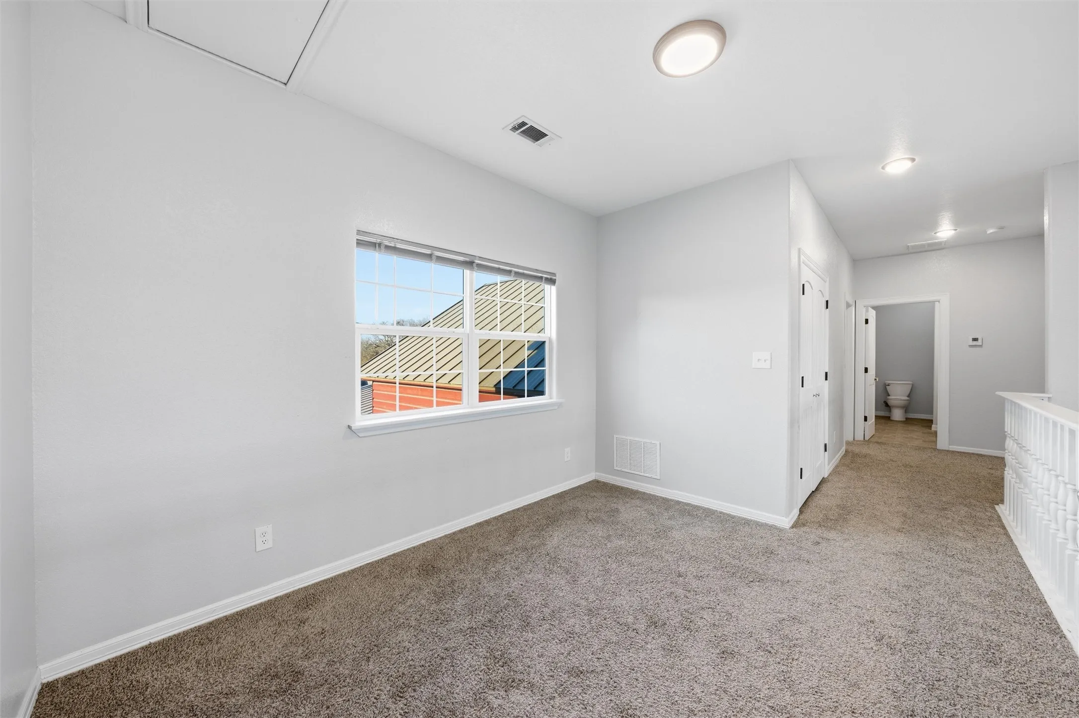 Single Family Residence For Sale in Mc Lennan County , 1205 Avenue B, Lacy Lakeview, Texas 76705, 5 Bedroom, 4 Bathroom, 2 Garage spaces, 4,023 Sqft, built in 2018, mls#21176765, Real Estate Agent in Lacy Lakeview, Homes For Sale in Mc Lennan county, Homes For Sale in Lacy Lakeview, Realtor in Lacy Lakeview Texas, Real Estate Brokerage Independent Realty Texas, Luminita Cordes Realtor