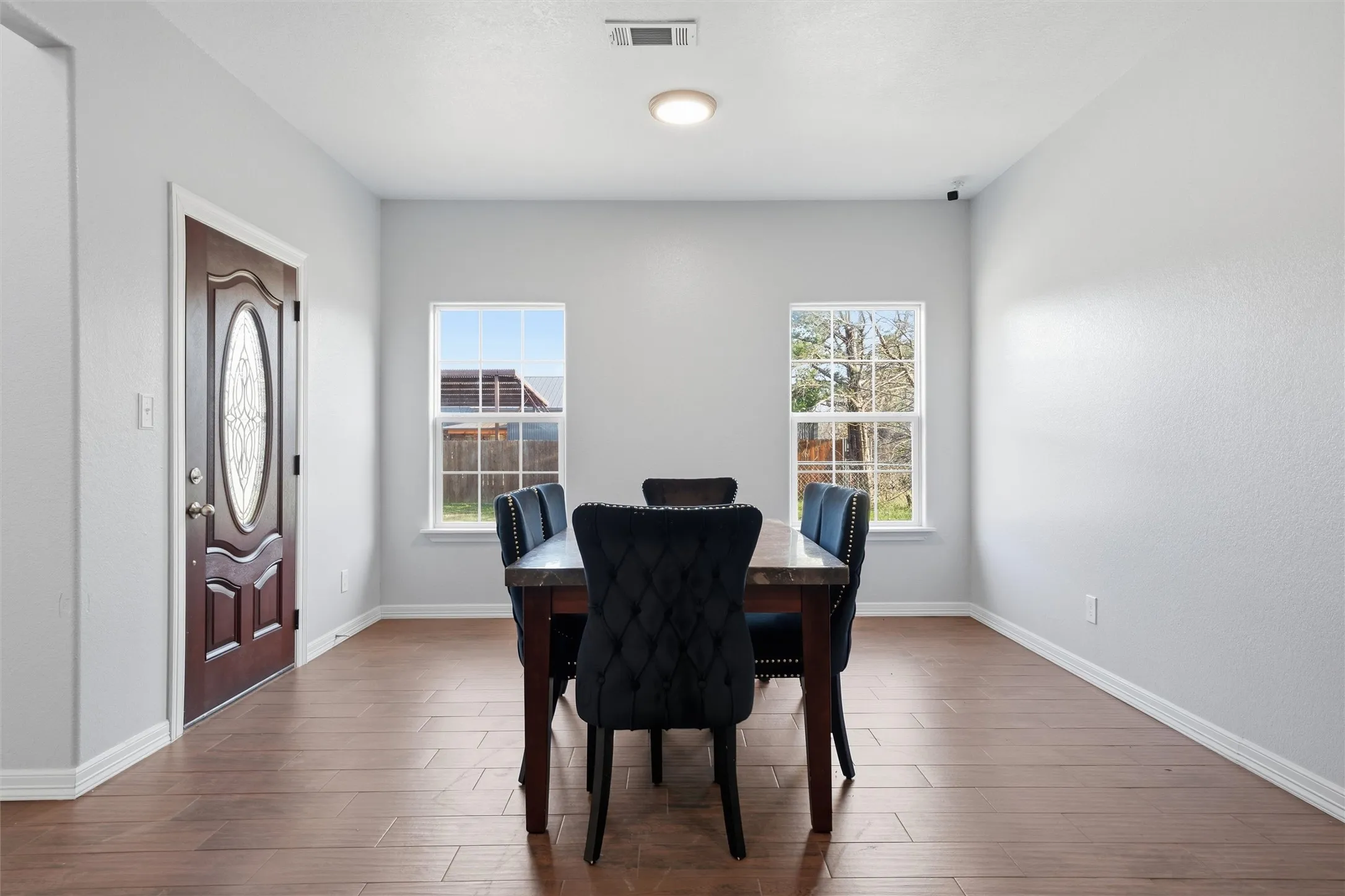 Single Family Residence For Sale in Mc Lennan County , 1205 Avenue B, Lacy Lakeview, Texas 76705, 5 Bedroom, 4 Bathroom, 2 Garage spaces, 4,023 Sqft, built in 2018, mls#21176765, Real Estate Agent in Lacy Lakeview, Homes For Sale in Mc Lennan county, Homes For Sale in Lacy Lakeview, Realtor in Lacy Lakeview Texas, Real Estate Brokerage Independent Realty Texas, Luminita Cordes Realtor