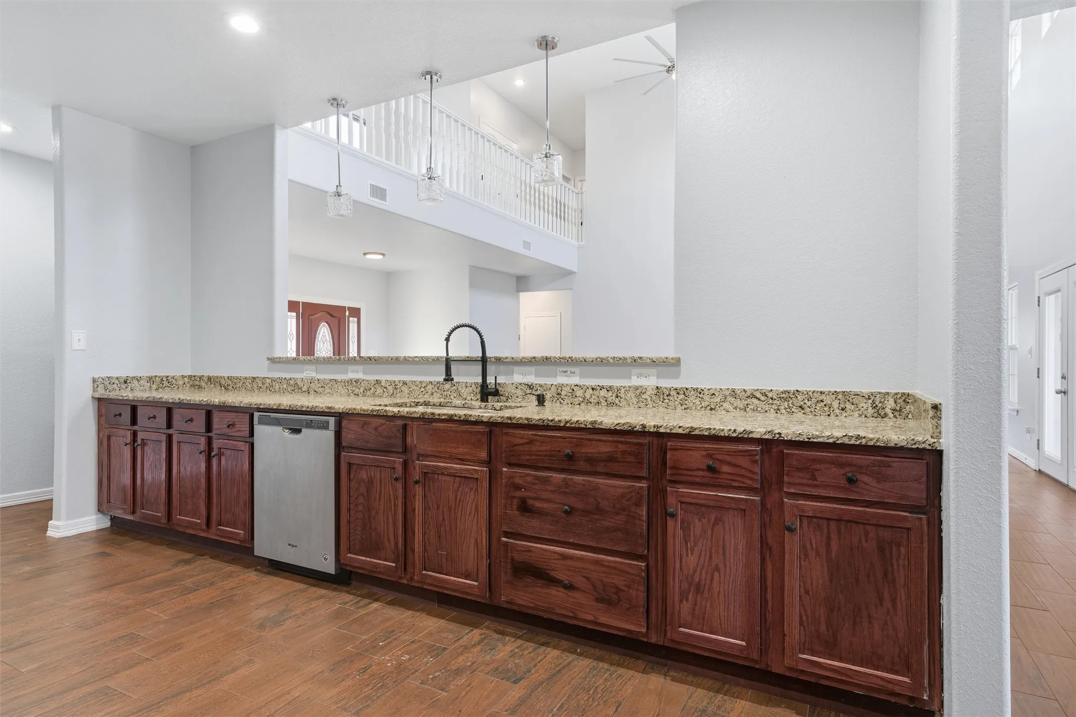 Single Family Residence For Sale in Mc Lennan County , 1205 Avenue B, Lacy Lakeview, Texas 76705, 5 Bedroom, 4 Bathroom, 2 Garage spaces, 4,023 Sqft, built in 2018, mls#21176765, Real Estate Agent in Lacy Lakeview, Homes For Sale in Mc Lennan county, Homes For Sale in Lacy Lakeview, Realtor in Lacy Lakeview Texas, Real Estate Brokerage Independent Realty Texas, Luminita Cordes Realtor