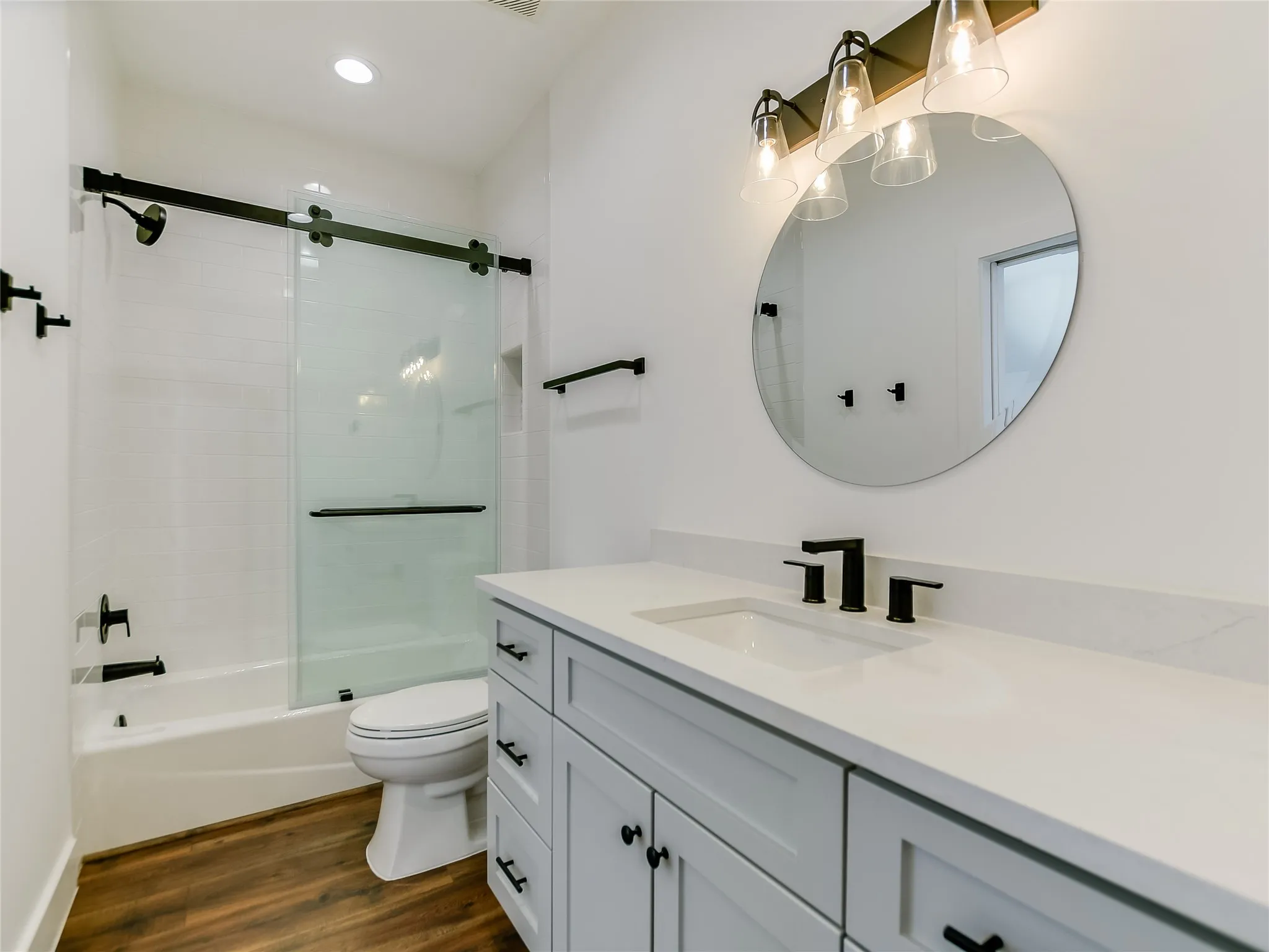 Single Family Residence For Sale in Llano County , 2419 Cherry Lane, Kingsland, Texas 78639, 4 Bedrooms, 4 Bathrooms, 2 Garage spaces, 3,102 Sqft, built in 2022, Price $1,325,000, mls#21163532, Real Estate Agent in Kingsland, Homes For Sale in Llano county, Homes For Sale in Kingsland, Realtor in Kingsland Texas, Real Estate Brokerage Independent Realty Texas, Luminita Cordes Realtor