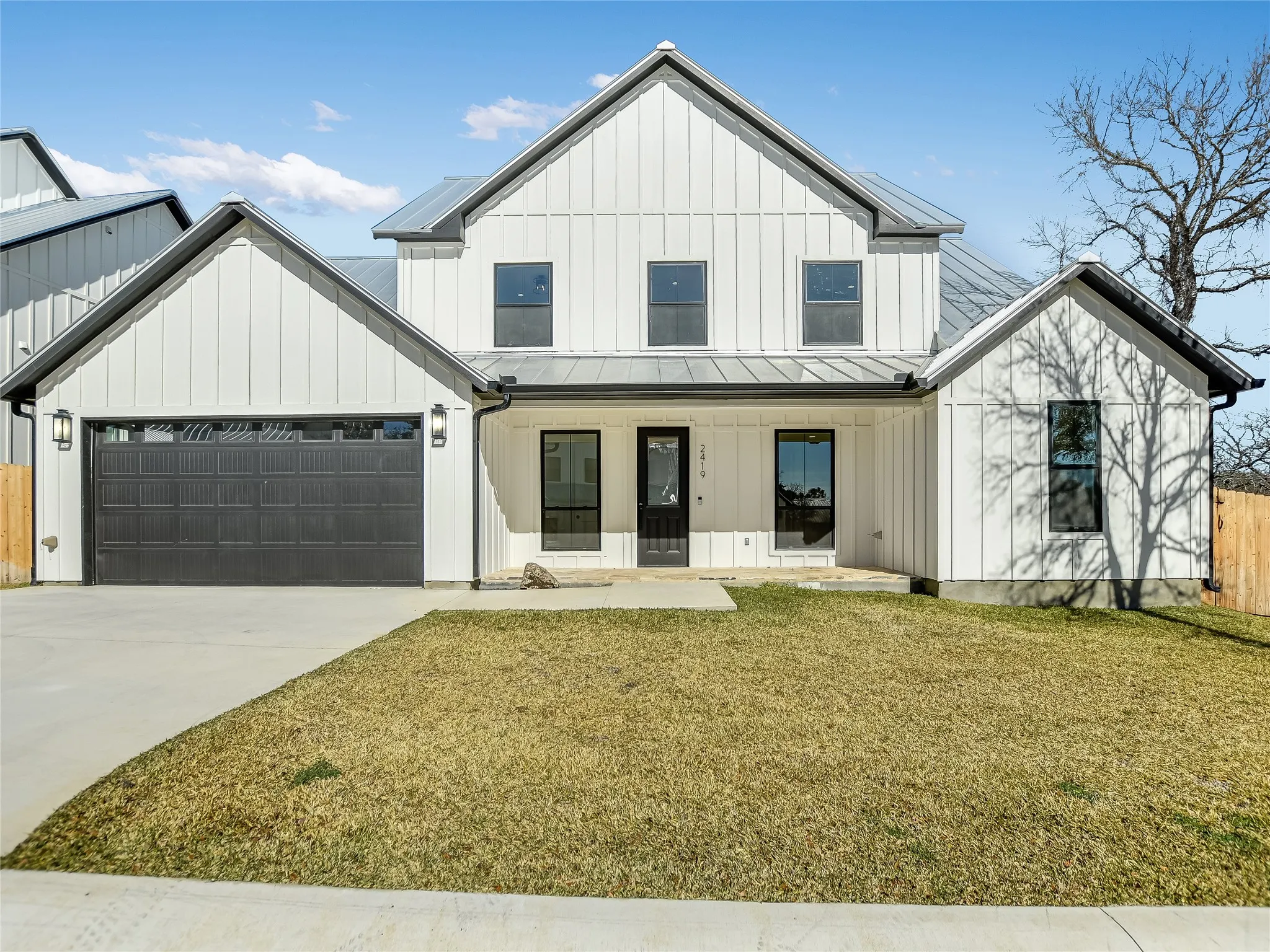 Single Family Residence For Sale in Llano County , 2419 Cherry Lane, Kingsland, Texas 78639, 4 Bedrooms, 4 Bathrooms, 2 Garage spaces, 3,102 Sqft, built in 2022, Price $1,325,000, mls#21163532, Real Estate Agent in Kingsland, Homes For Sale in Llano county, Homes For Sale in Kingsland, Realtor in Kingsland Texas, Real Estate Brokerage Independent Realty Texas, Luminita Cordes Realtor