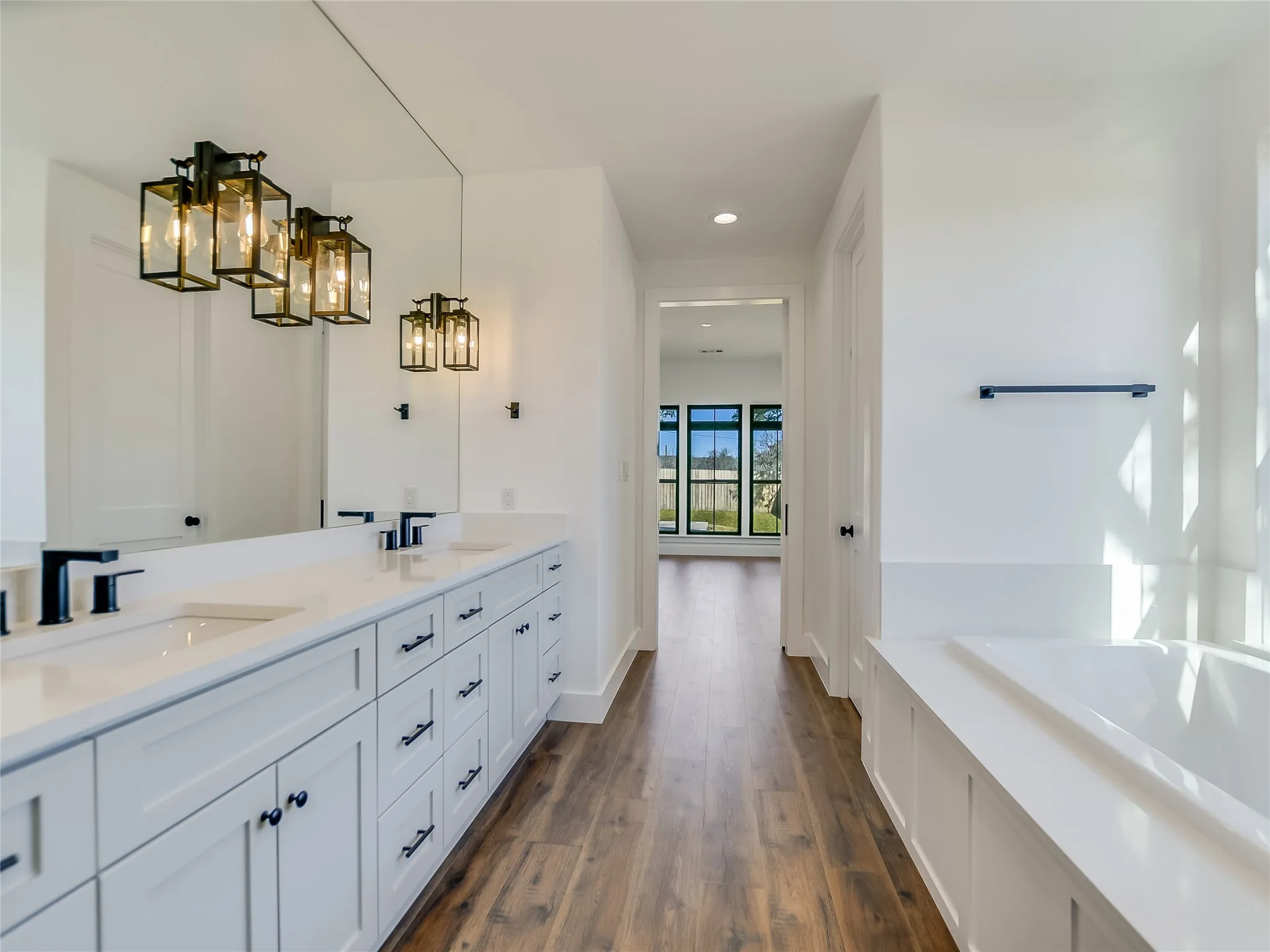 Single Family Residence For Sale in Llano County , 2419 Cherry Lane, Kingsland, Texas 78639, 4 Bedrooms, 4 Bathrooms, 2 Garage spaces, 3,102 Sqft, built in 2022, Price $1,325,000, mls#21163532, Real Estate Agent in Kingsland, Homes For Sale in Llano county, Homes For Sale in Kingsland, Realtor in Kingsland Texas, Real Estate Brokerage Independent Realty Texas, Luminita Cordes Realtor