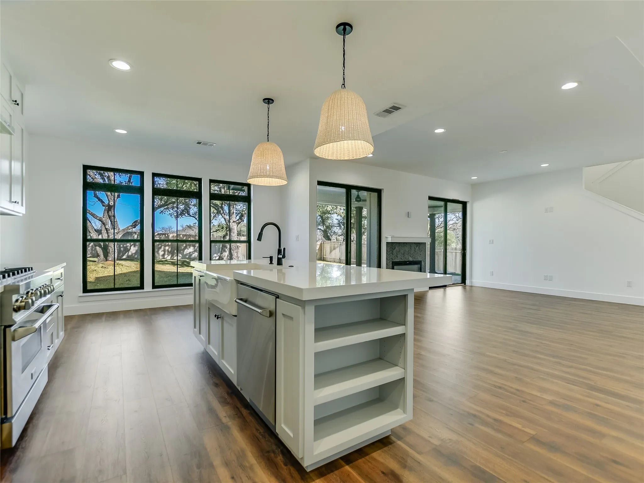 Single Family Residence For Sale in Llano County , 2419 Cherry Lane, Kingsland, Texas 78639, 4 Bedrooms, 4 Bathrooms, 2 Garage spaces, 3,102 Sqft, built in 2022, Price $1,325,000, mls#21163532, Real Estate Agent in Kingsland, Homes For Sale in Llano county, Homes For Sale in Kingsland, Realtor in Kingsland Texas, Real Estate Brokerage Independent Realty Texas, Luminita Cordes Realtor