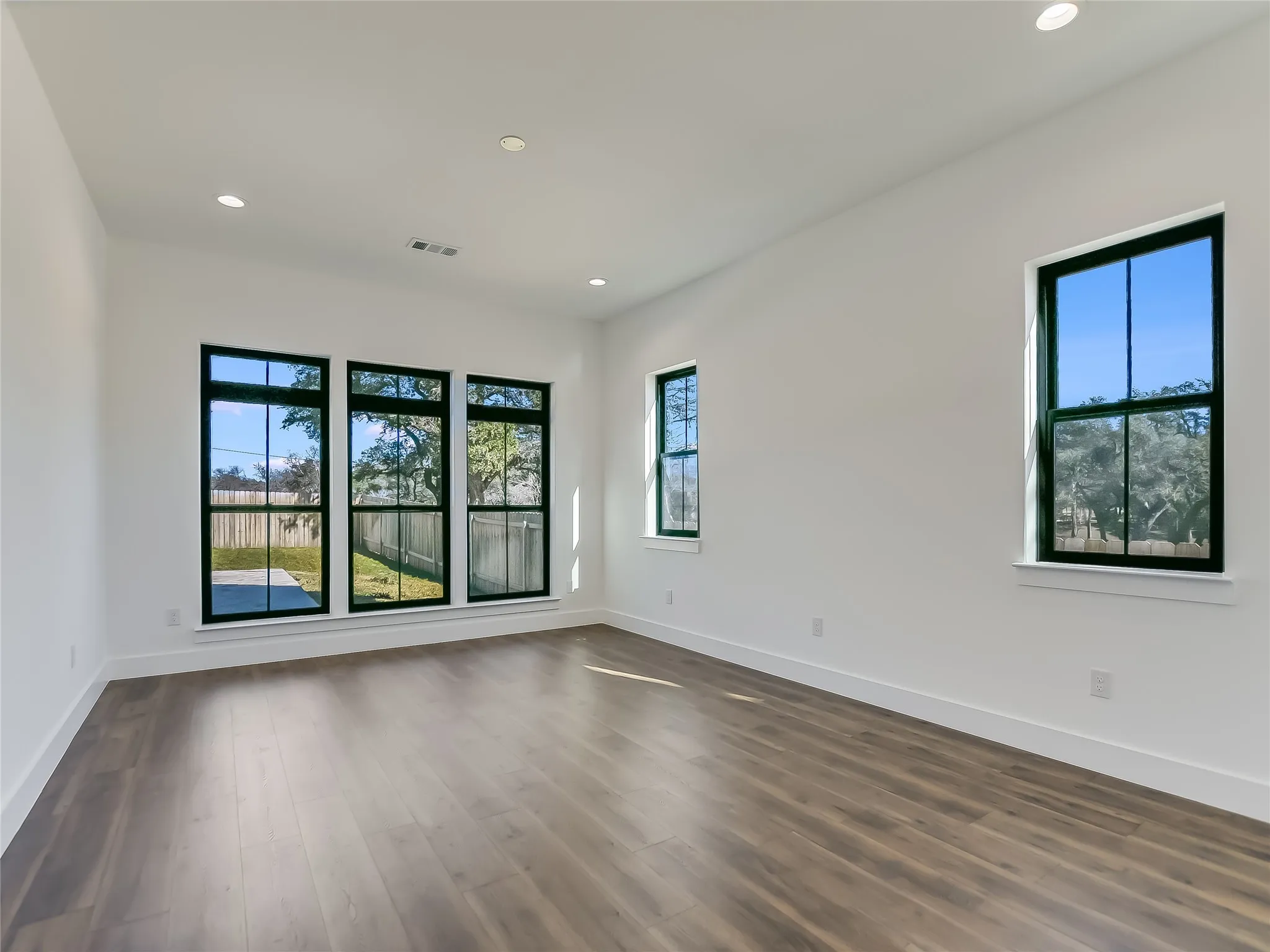 Single Family Residence For Sale in Llano County , 2419 Cherry Lane, Kingsland, Texas 78639, 4 Bedrooms, 4 Bathrooms, 2 Garage spaces, 3,102 Sqft, built in 2022, Price $1,325,000, mls#21163532, Real Estate Agent in Kingsland, Homes For Sale in Llano county, Homes For Sale in Kingsland, Realtor in Kingsland Texas, Real Estate Brokerage Independent Realty Texas, Luminita Cordes Realtor