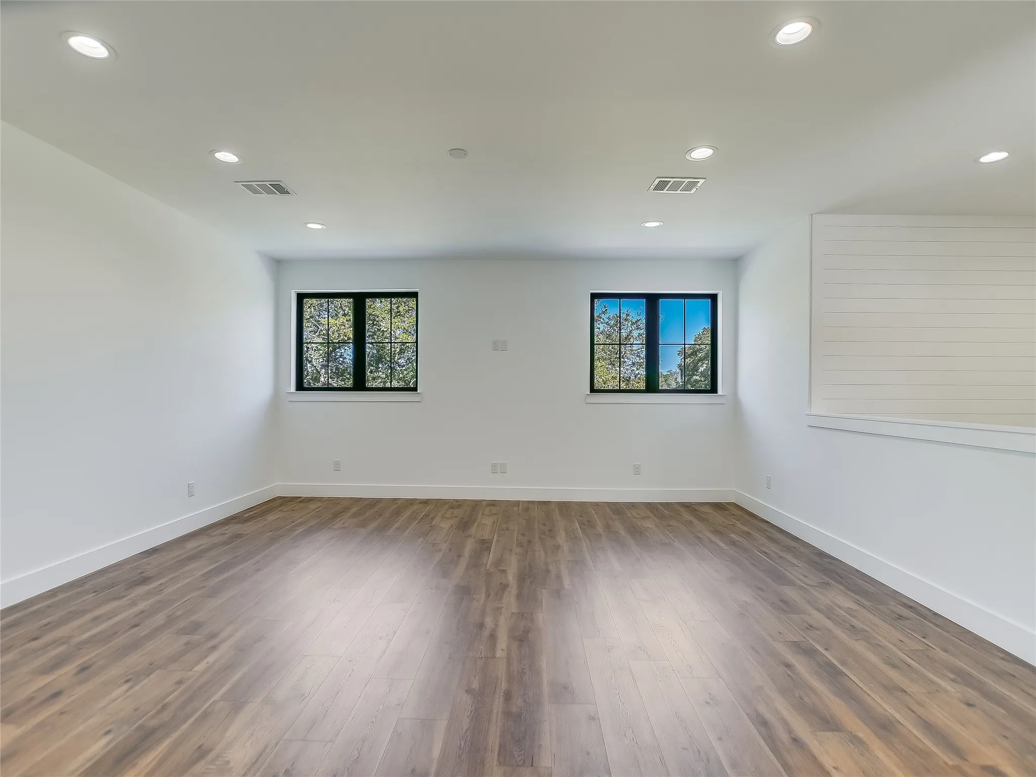 Single Family Residence For Sale in Llano County , 2419 Cherry Lane, Kingsland, Texas 78639, 4 Bedrooms, 4 Bathrooms, 2 Garage spaces, 3,102 Sqft, built in 2022, Price $1,325,000, mls#21163532, Real Estate Agent in Kingsland, Homes For Sale in Llano county, Homes For Sale in Kingsland, Realtor in Kingsland Texas, Real Estate Brokerage Independent Realty Texas, Luminita Cordes Realtor