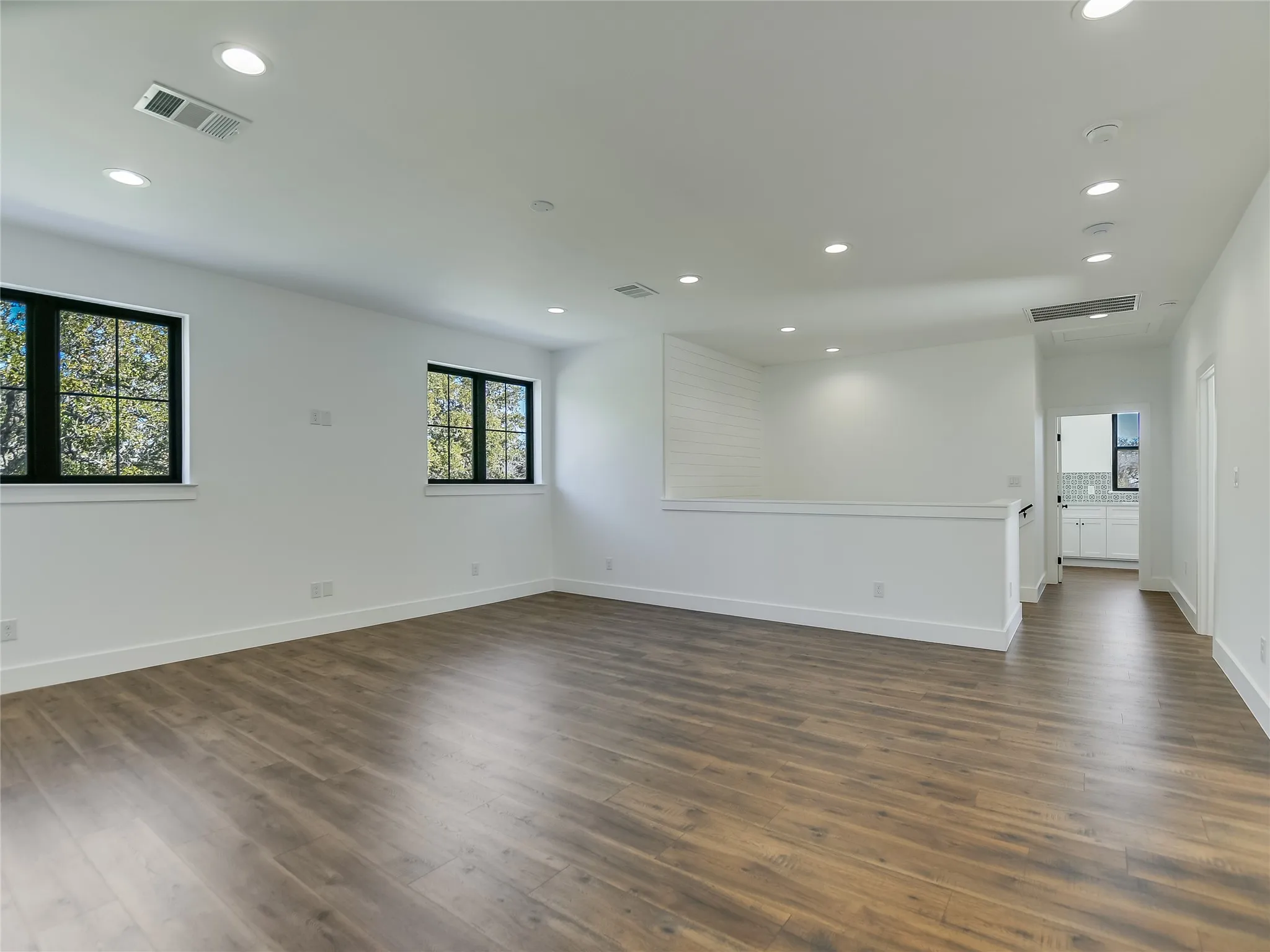 Single Family Residence For Sale in Llano County , 2419 Cherry Lane, Kingsland, Texas 78639, 4 Bedrooms, 4 Bathrooms, 2 Garage spaces, 3,102 Sqft, built in 2022, Price $1,325,000, mls#21163532, Real Estate Agent in Kingsland, Homes For Sale in Llano county, Homes For Sale in Kingsland, Realtor in Kingsland Texas, Real Estate Brokerage Independent Realty Texas, Luminita Cordes Realtor