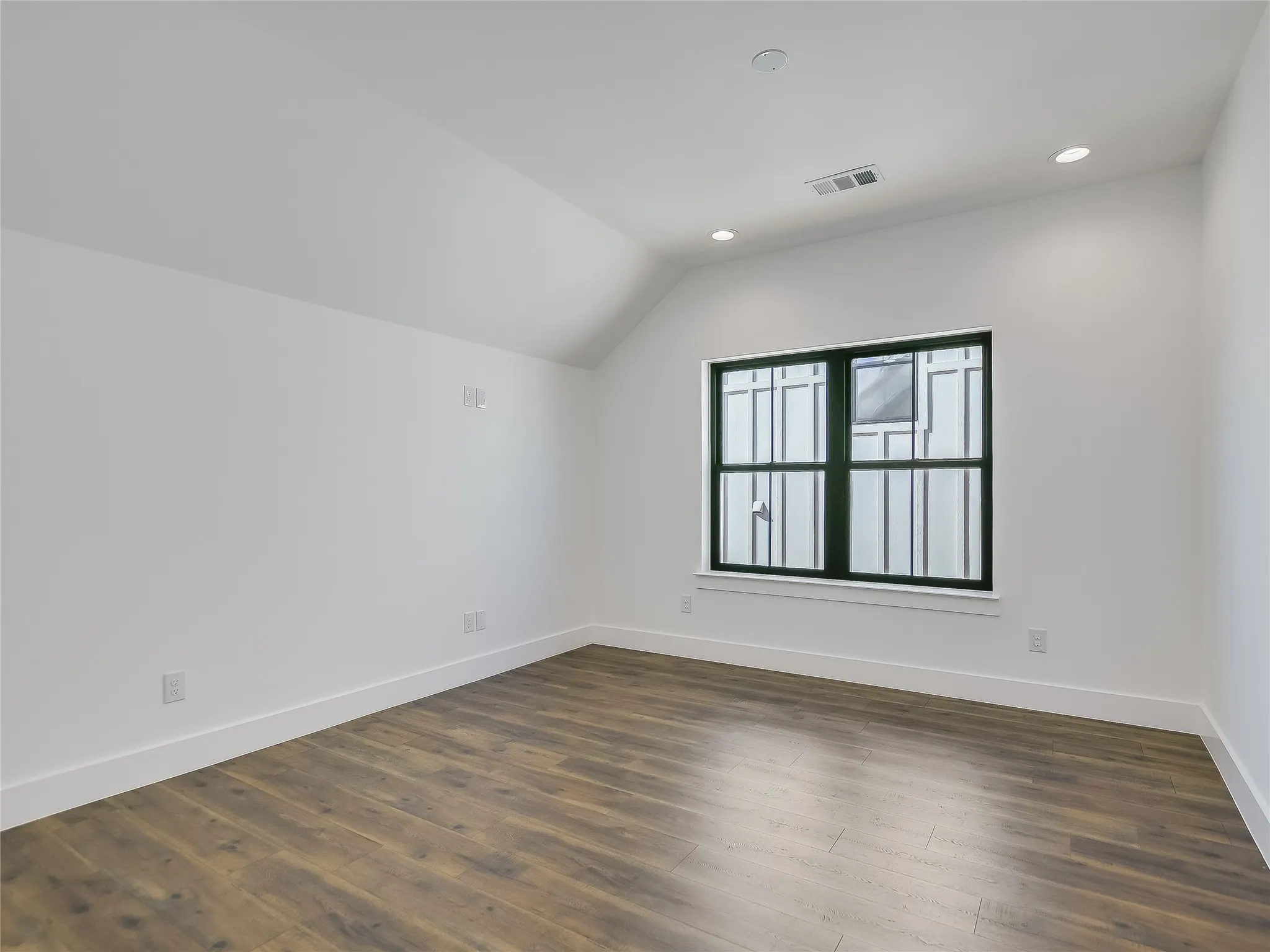 Single Family Residence For Sale in Llano County , 2419 Cherry Lane, Kingsland, Texas 78639, 4 Bedrooms, 4 Bathrooms, 2 Garage spaces, 3,102 Sqft, built in 2022, Price $1,325,000, mls#21163532, Real Estate Agent in Kingsland, Homes For Sale in Llano county, Homes For Sale in Kingsland, Realtor in Kingsland Texas, Real Estate Brokerage Independent Realty Texas, Luminita Cordes Realtor