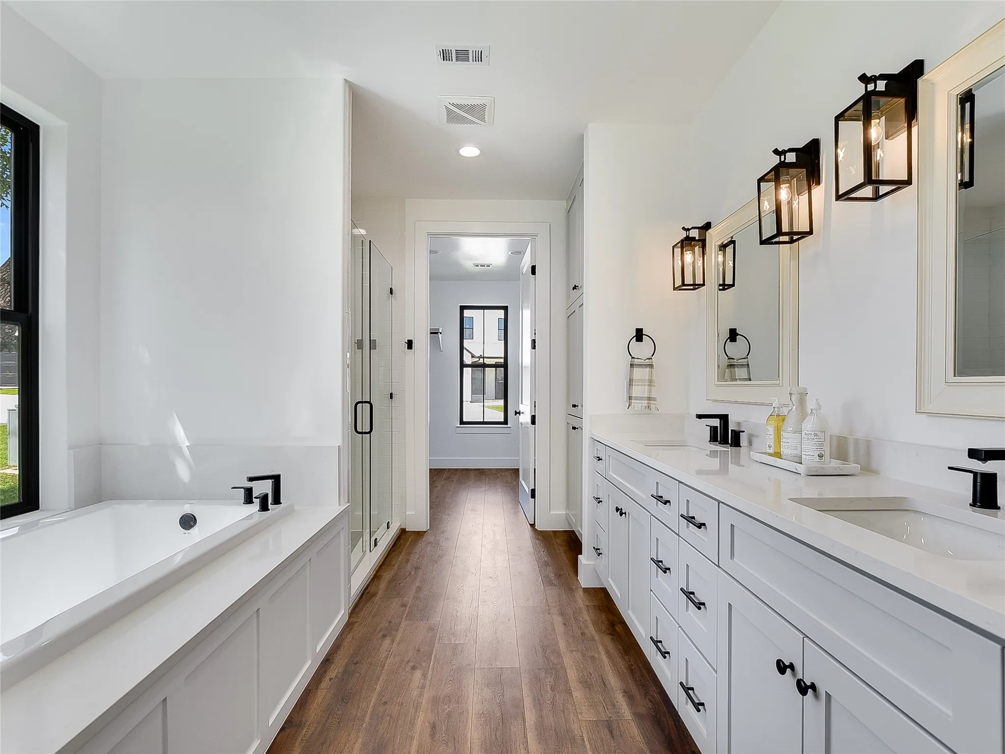 Single Family Residence For Sale in Llano County , 2411 Cherry Lane, Kingsland, Texas 78639, 4 Bedroom, 4 Bathroom, 2 Garage spaces, 3,423 Sqft, built in 2022, New Construction - Complete, Price $1,369,000, mls#21163531, Real Estate Agent in Kingsland, Homes For Sale in Llano county, Homes For Sale in Kingsland, Realtor in Kingsland Texas, Real Estate Brokerage Independent Realty Texas, Luminita Cordes Realtor