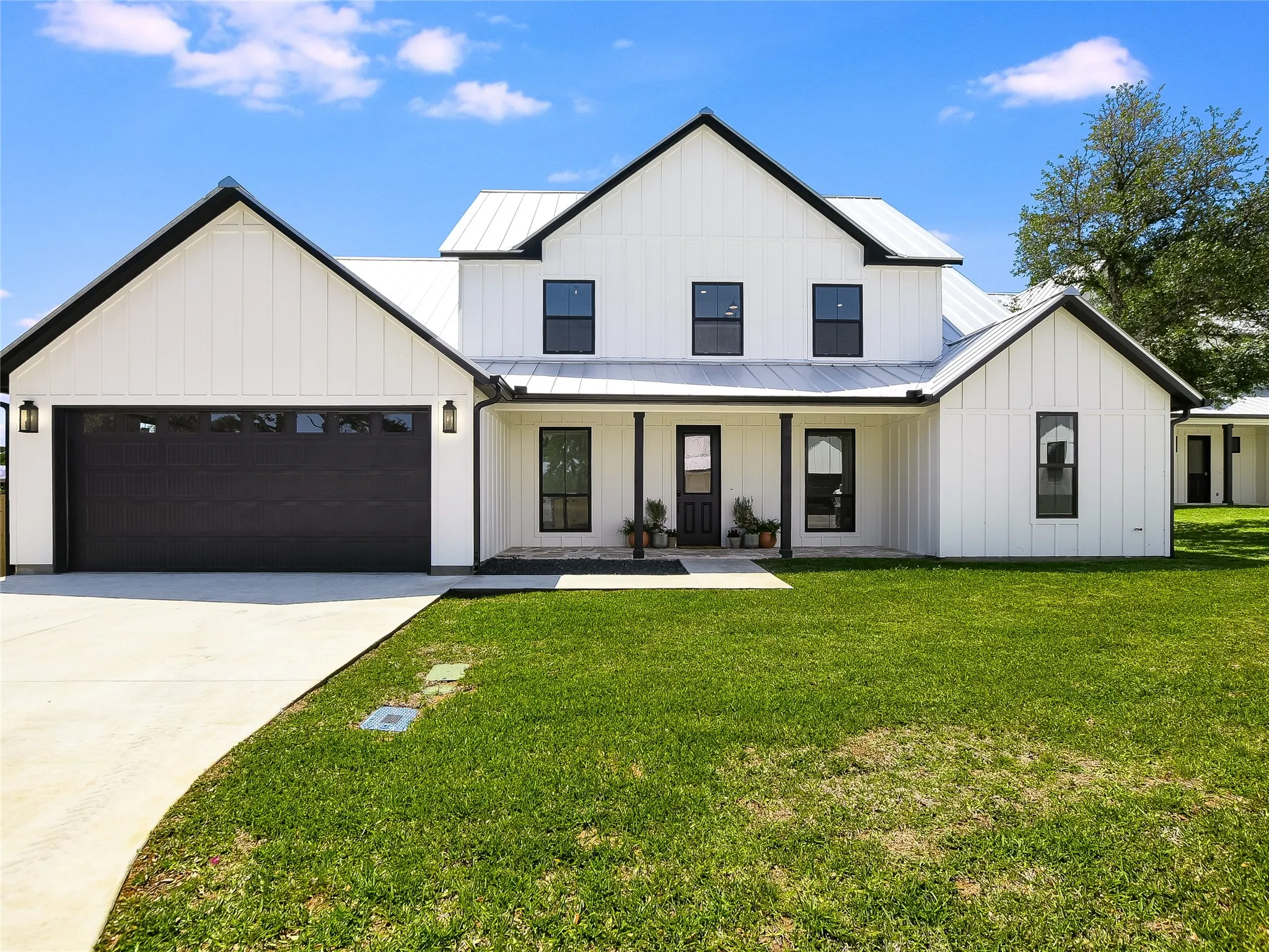 Single Family Residence For Sale in Llano County , 2411 Cherry Lane, Kingsland, Texas 78639, 4 Bedroom, 4 Bathroom, 2 Garage spaces, 3,423 Sqft, built in 2022, New Construction - Complete, Price $1,369,000, mls#21163531, Real Estate Agent in Kingsland, Homes For Sale in Llano county, Homes For Sale in Kingsland, Realtor in Kingsland Texas, Real Estate Brokerage Independent Realty Texas, Luminita Cordes Realtor