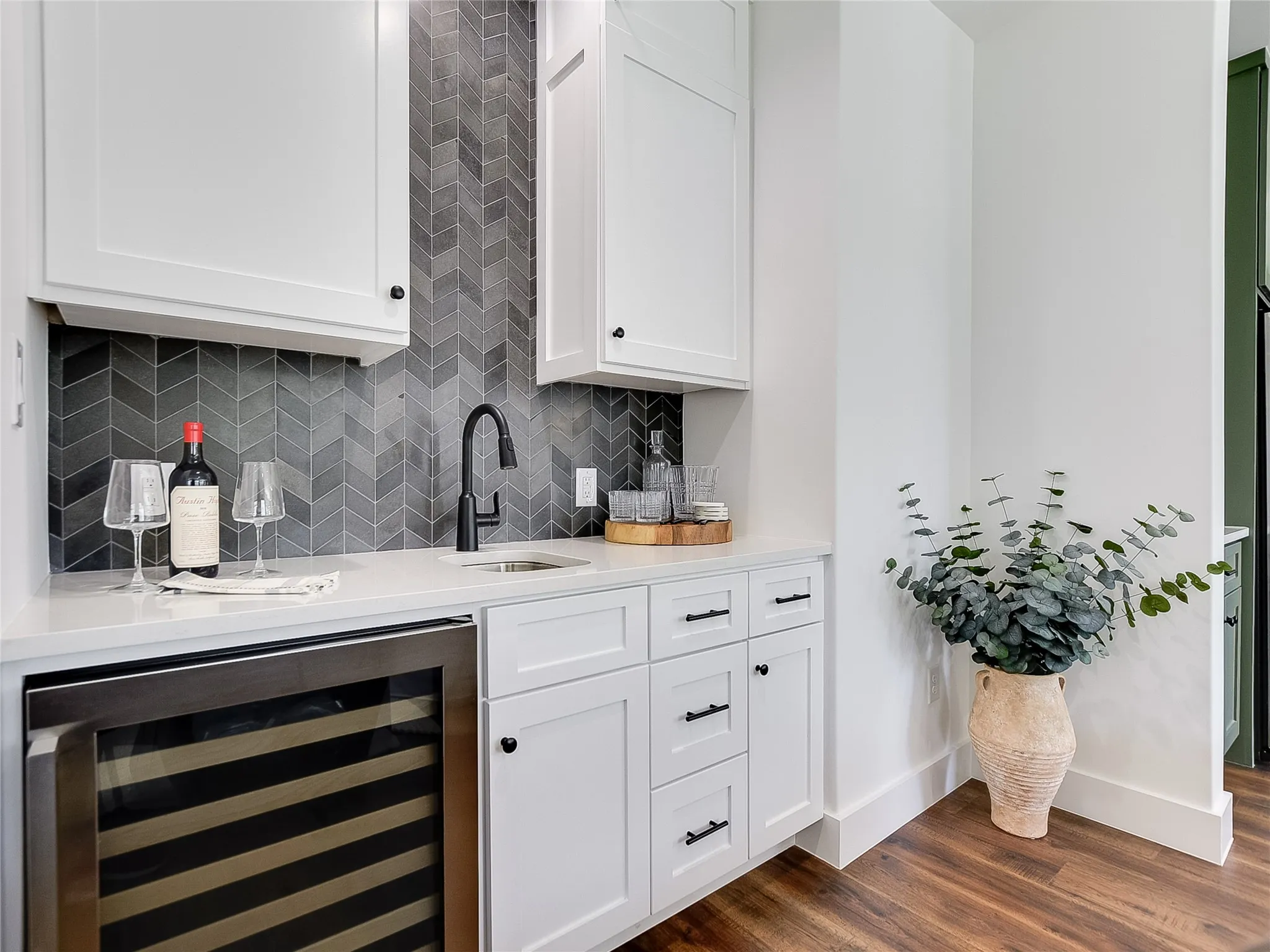 Single Family Residence For Sale in Llano County , 2411 Cherry Lane, Kingsland, Texas 78639, 4 Bedroom, 4 Bathroom, 2 Garage spaces, 3,423 Sqft, built in 2022, New Construction - Complete, Price $1,369,000, mls#21163531, Real Estate Agent in Kingsland, Homes For Sale in Llano county, Homes For Sale in Kingsland, Realtor in Kingsland Texas, Real Estate Brokerage Independent Realty Texas, Luminita Cordes Realtor