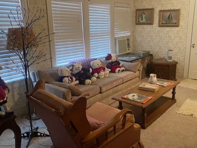 Single Family Residence For Sale in Red River (TX) County , 1404 W MAIN Street, Clarksville, Texas 75426, 3 Bedroom, 3 Bathroom, 2 Garage spaces, 3,212 Sqft, built in 1931, Price $199,000, mls#21178602, Real Estate Agent in Clarksville, Homes For Sale in Red River (TX) county, Homes For Sale in Clarksville, Realtor in Clarksville Texas, Real Estate Brokerage Independent Realty Texas, Luminita Cordes Realtor