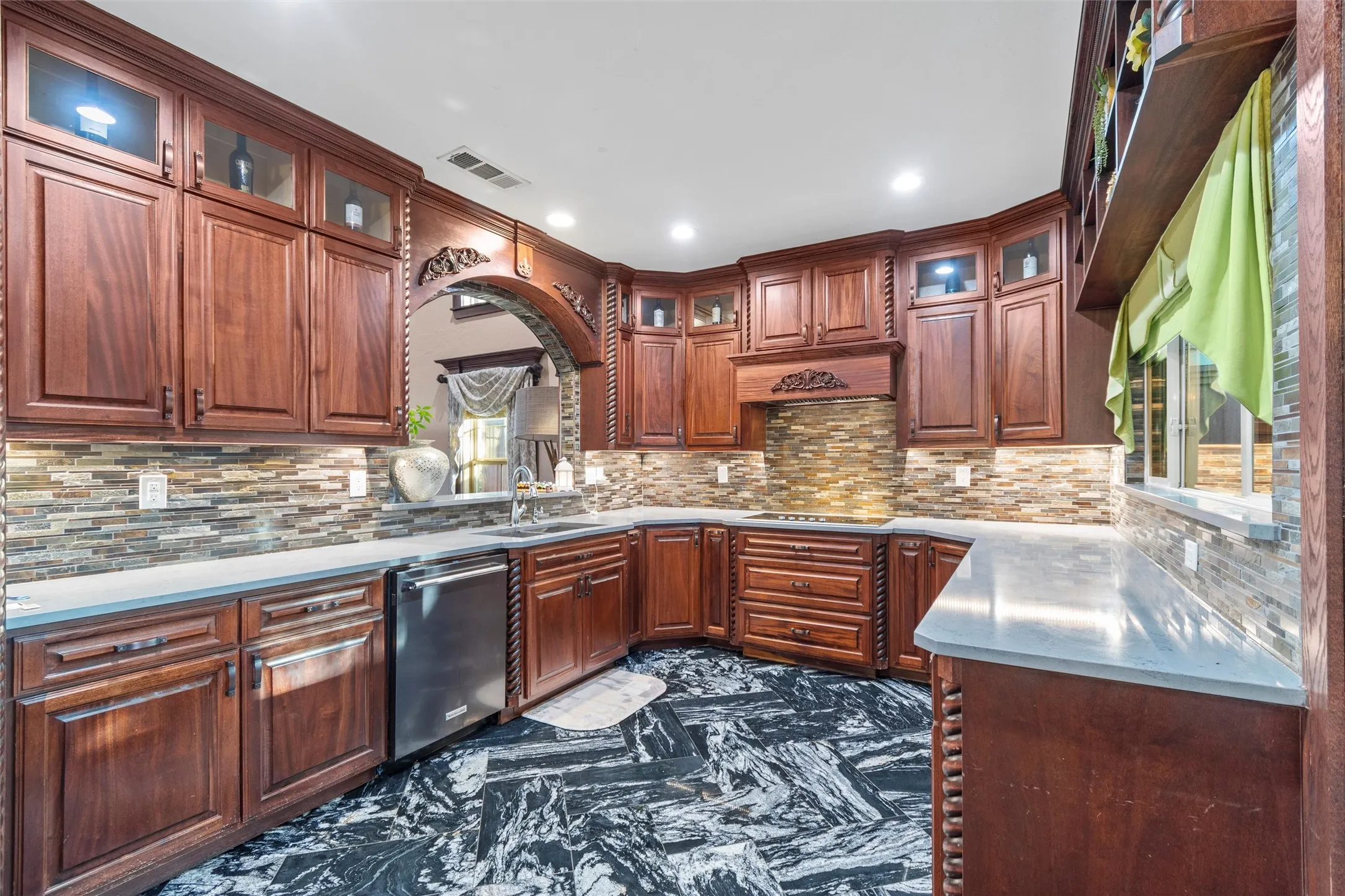 Single Family Residence For Sale in Tarrant County , 1006 Manning Street, Grand Prairie, Texas 75051, 5 Bedroom, 3 Bathroom, 2 Garage spaces, 2,863 Sqft, built in 2017, Preowned, mls#21180068, Real Estate Agent in Grand Prairie, Homes For Sale in Tarrant county, Homes For Sale in Grand Prairie, Realtor in Grand Prairie Texas, Real Estate Brokerage Independent Realty Texas, Luminita Cordes Realtor