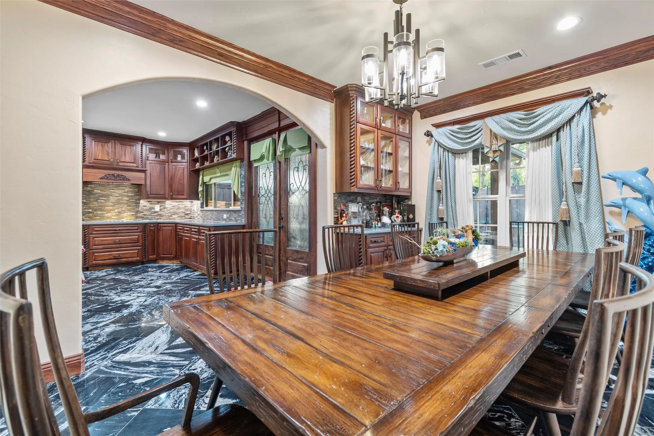 Single Family Residence For Sale in Tarrant County , 1006 Manning Street, Grand Prairie, Texas 75051, 5 Bedroom, 3 Bathroom, 2 Garage spaces, 2,863 Sqft, built in 2017, Preowned, mls#21180068, Real Estate Agent in Grand Prairie, Homes For Sale in Tarrant county, Homes For Sale in Grand Prairie, Realtor in Grand Prairie Texas, Real Estate Brokerage Independent Realty Texas, Luminita Cordes Realtor
